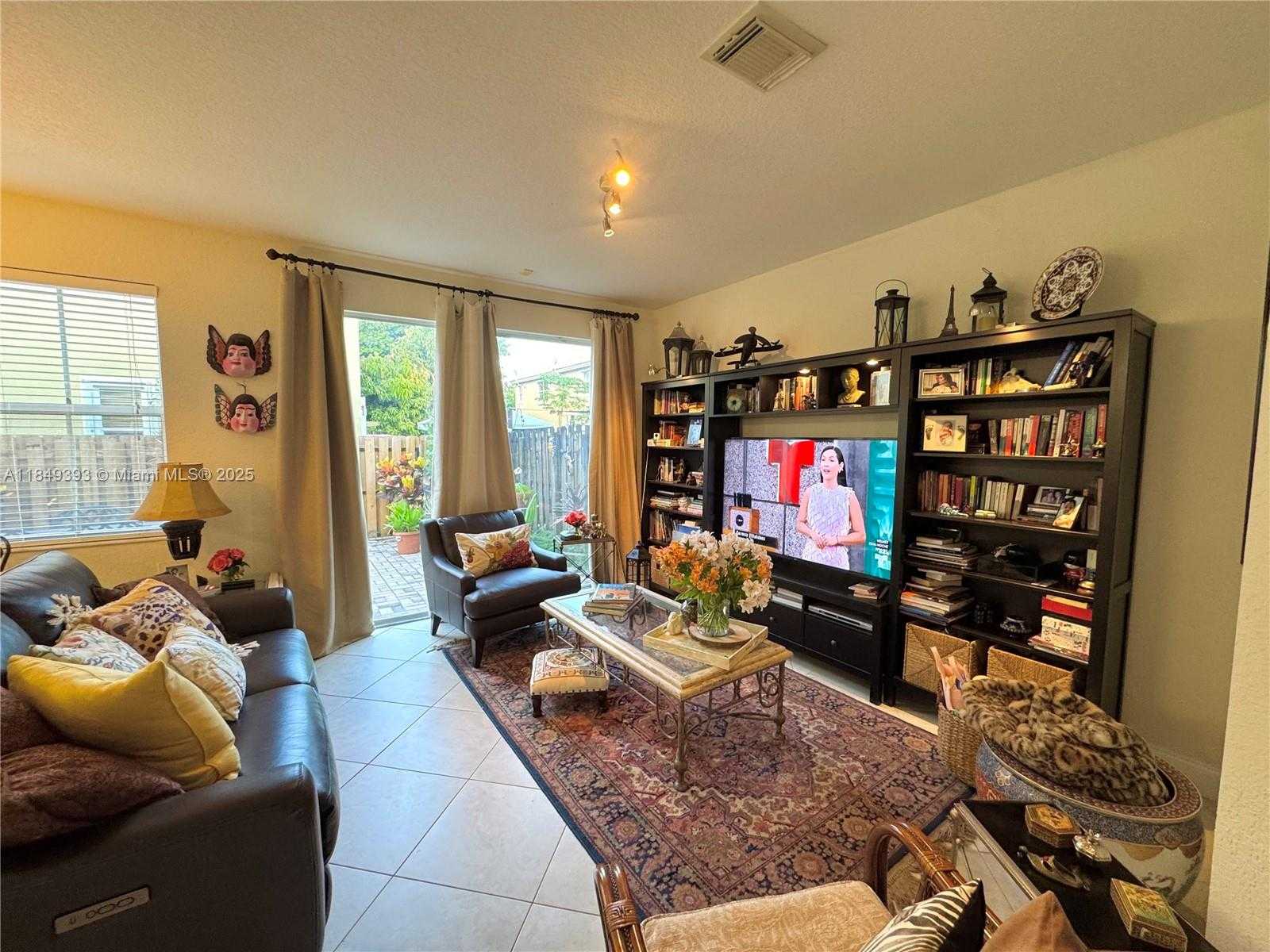 Small Image of 11575 SOUTH WEST 138TH AVE, Miami Number 8