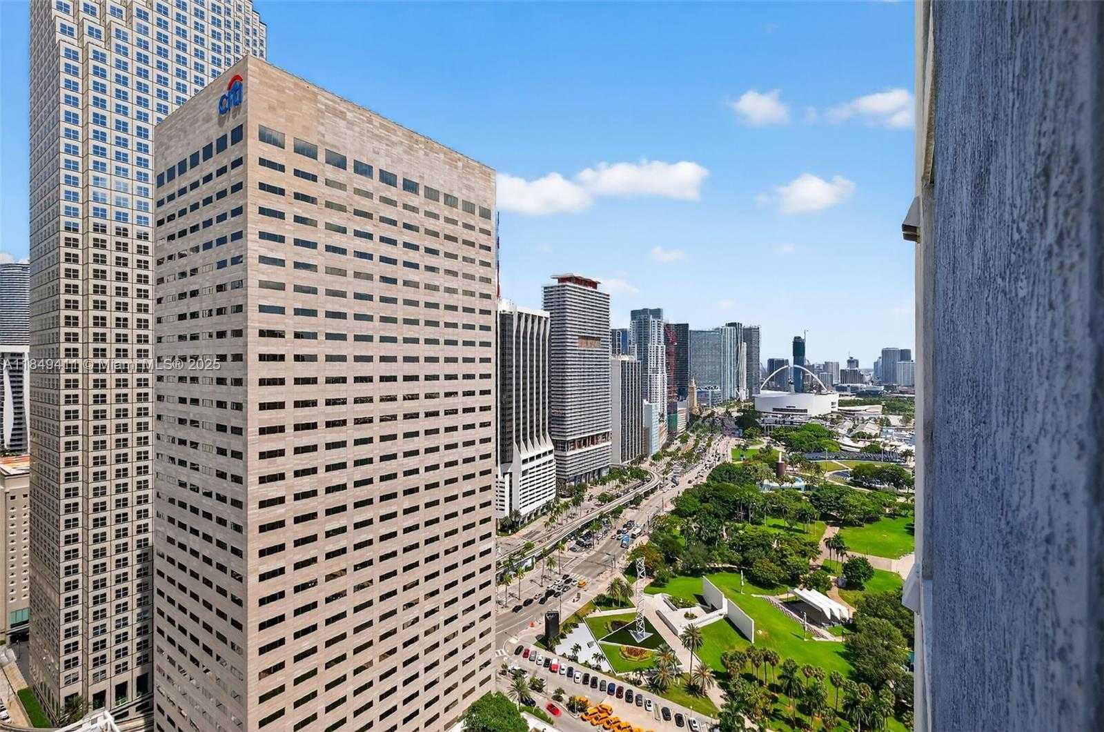 Small Image of 335 SOUTH BISCAYNE BLVD #3501, Miami Number 17