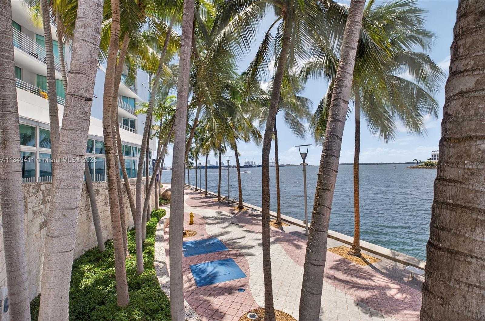 Small Image of 335 SOUTH BISCAYNE BLVD #3501, Miami Number 18