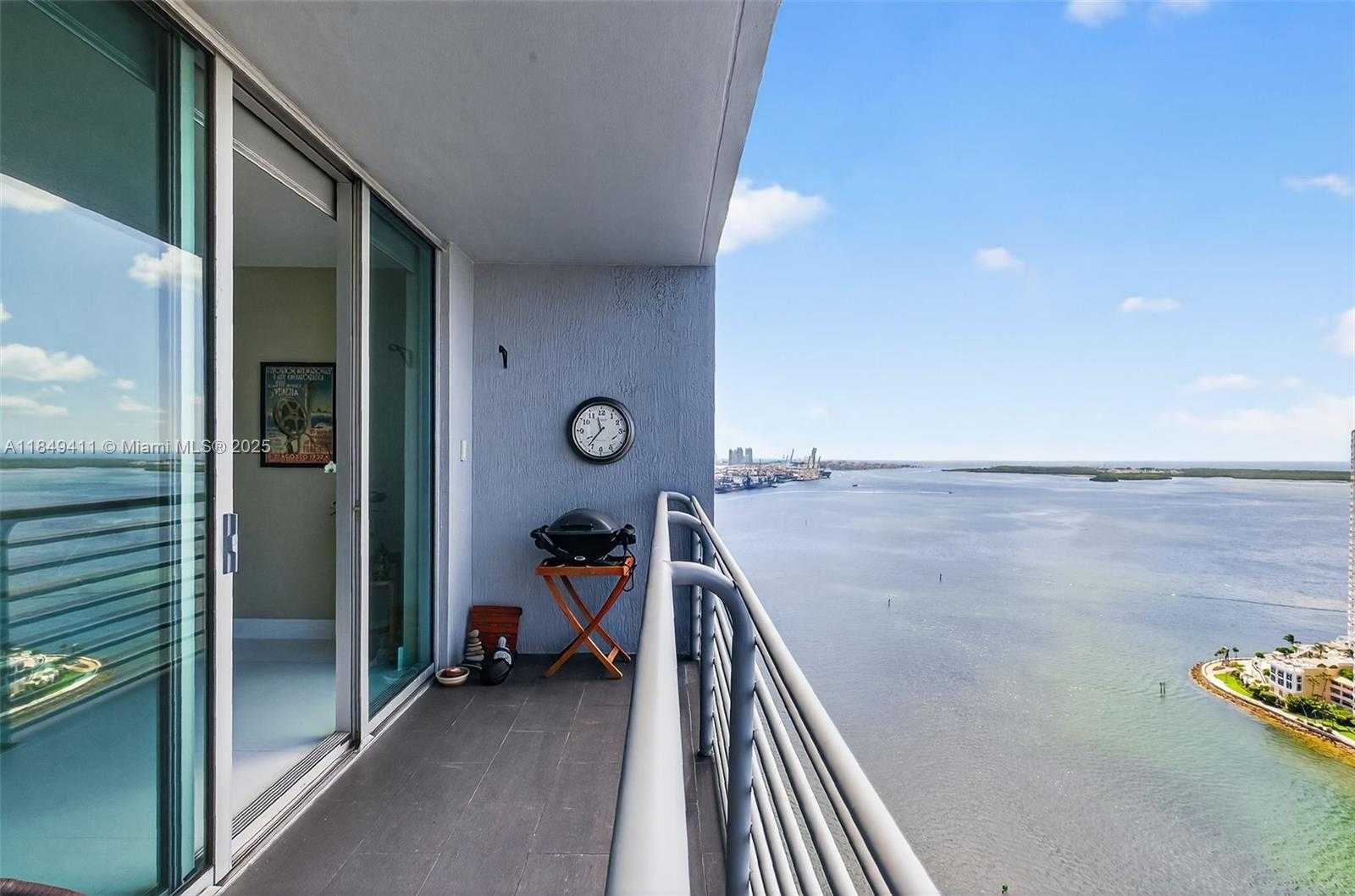 Small Image of 335 SOUTH BISCAYNE BLVD #3501, Miami Number 2