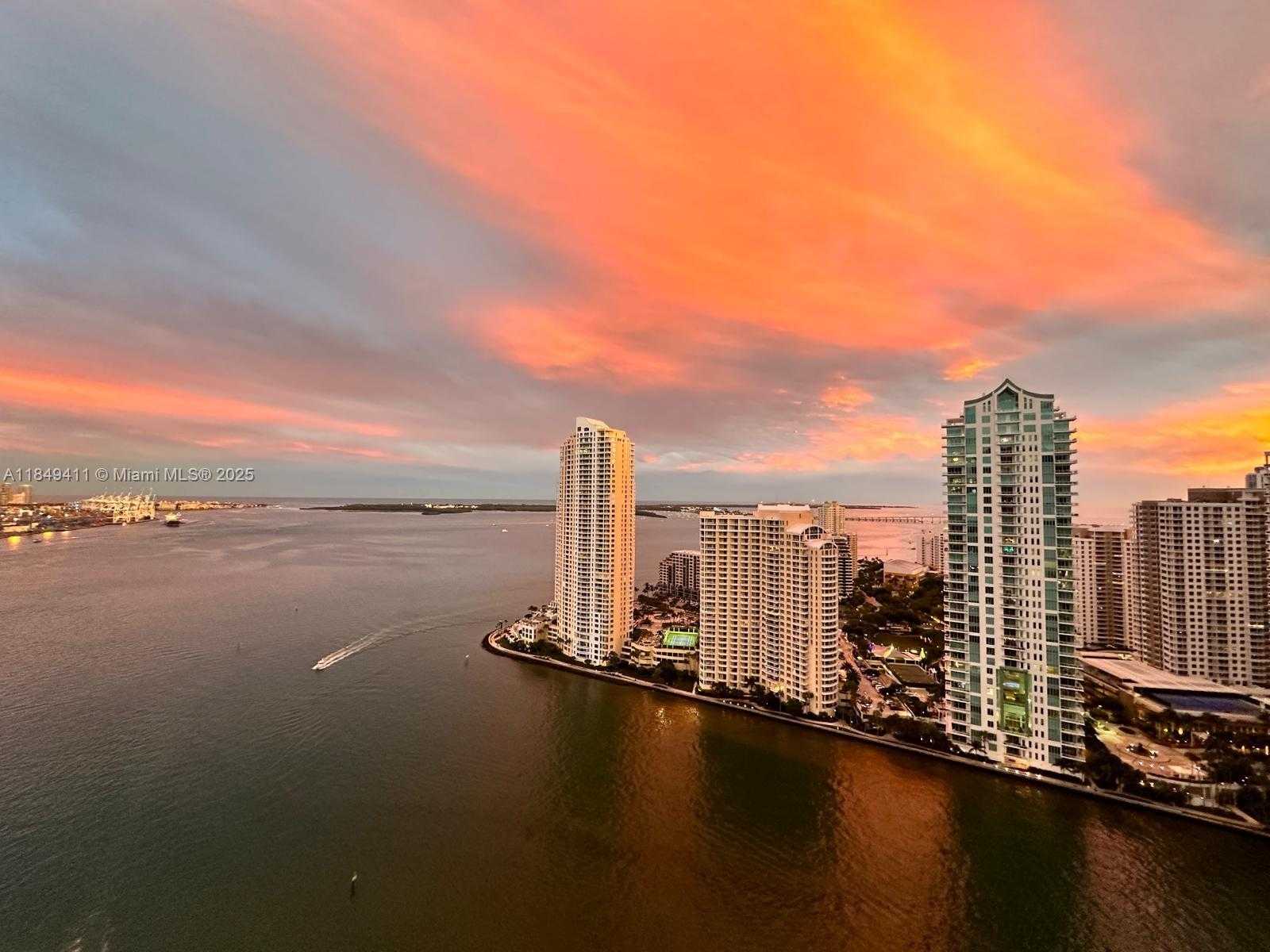Small Image of 335 SOUTH BISCAYNE BLVD #3501, Miami Number 24