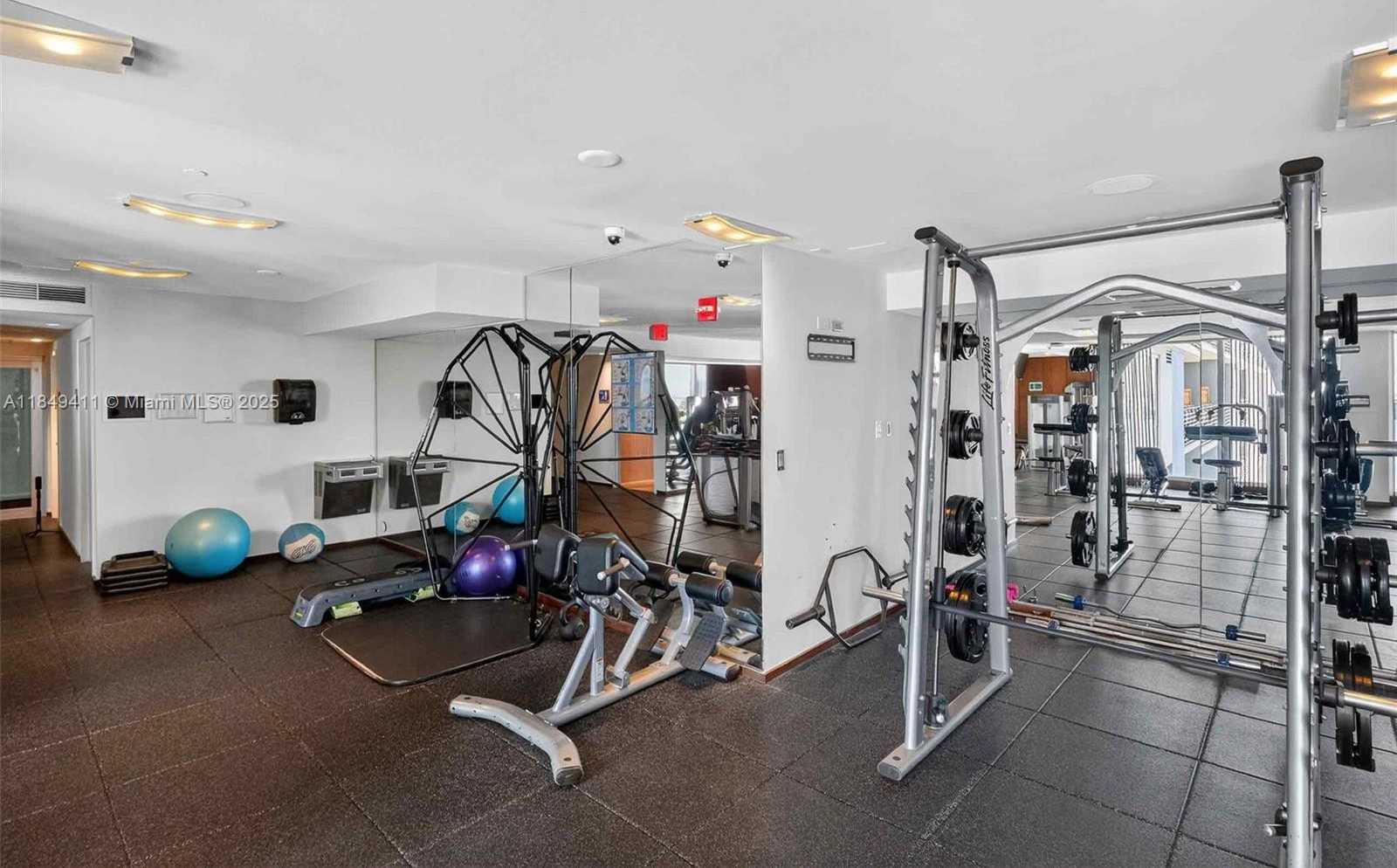 Small Image of 335 SOUTH BISCAYNE BLVD #3501, Miami Number 30