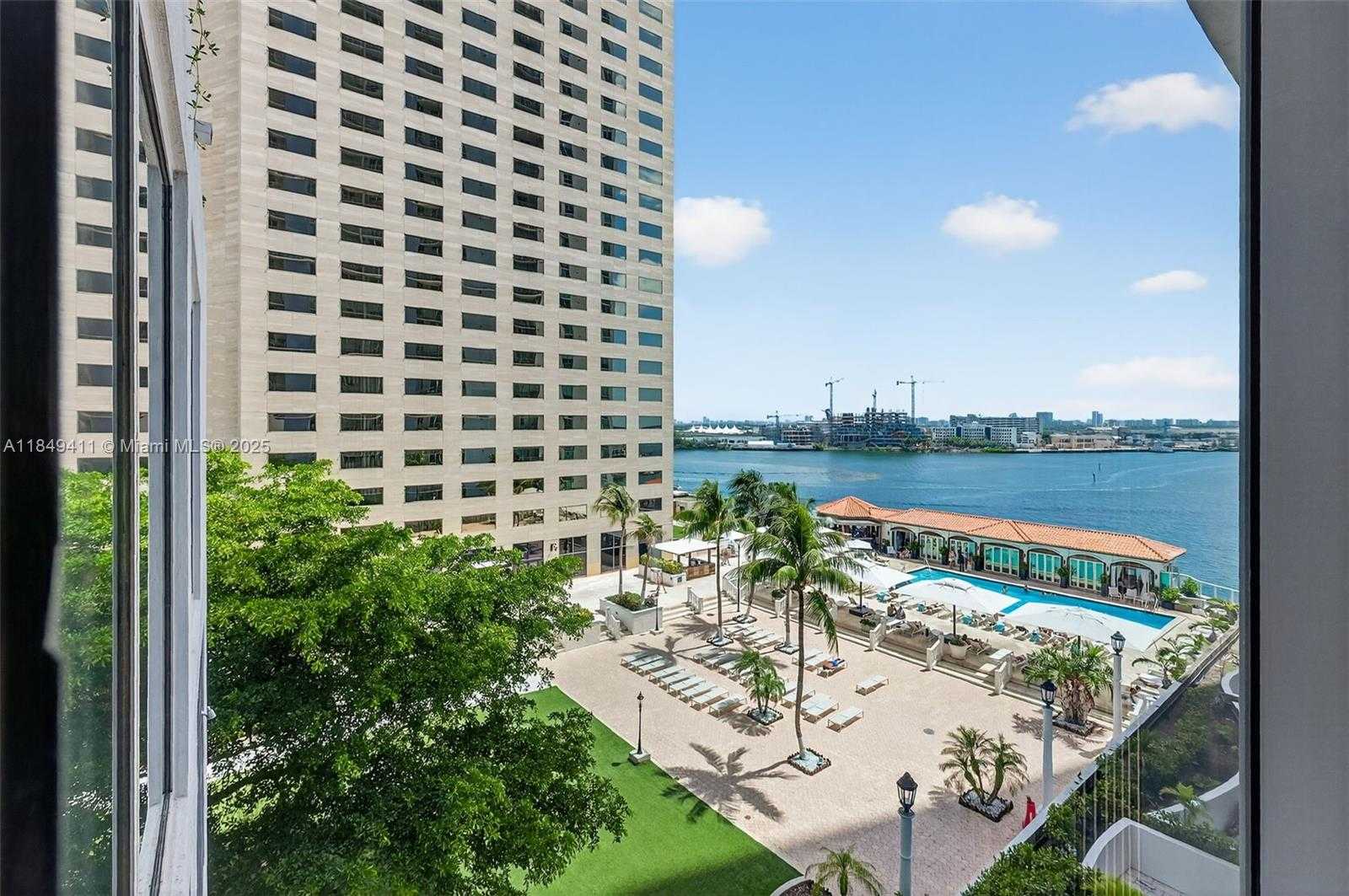 Small Image of 335 SOUTH BISCAYNE BLVD #3501, Miami Number 32
