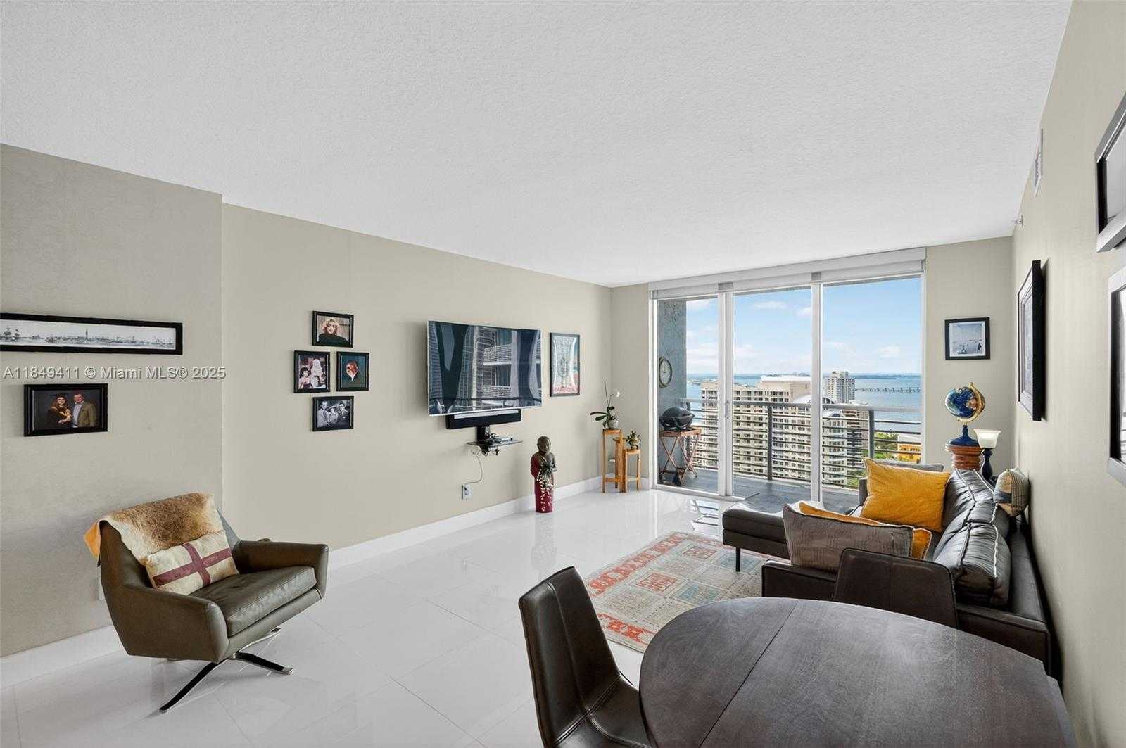 Small Image of 335 SOUTH BISCAYNE BLVD #3501, Miami Number 5