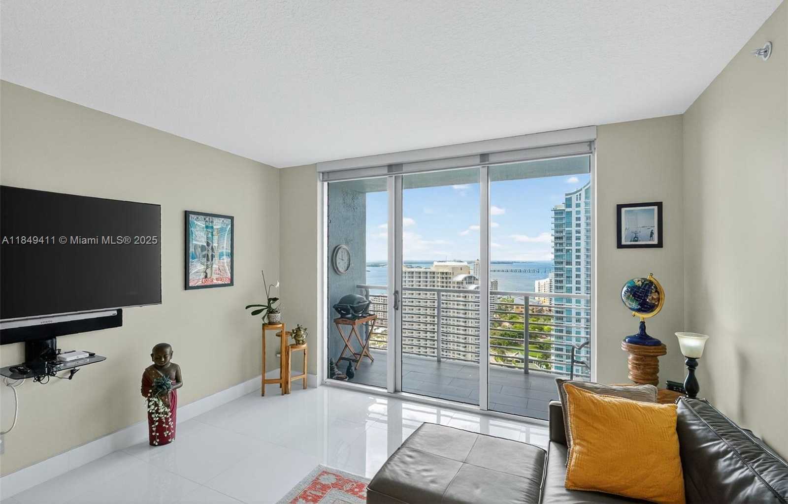 Small Image of 335 SOUTH BISCAYNE BLVD #3501, Miami Number 6