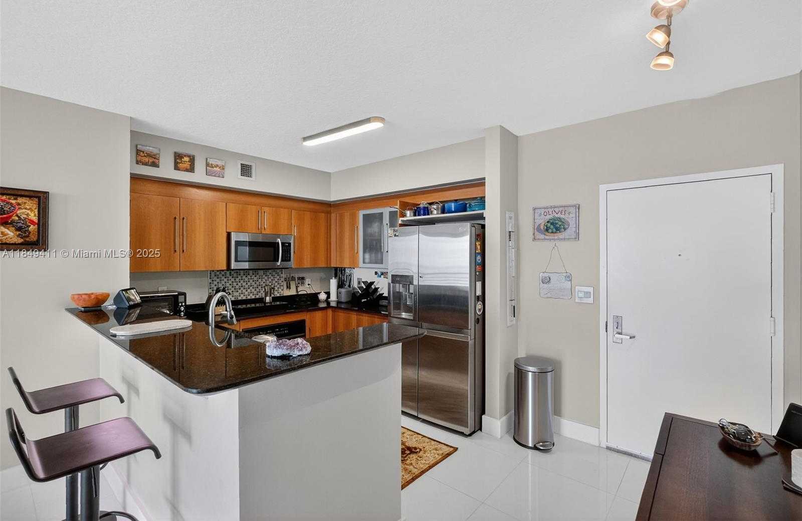 Small Image of 335 SOUTH BISCAYNE BLVD #3501, Miami Number 8