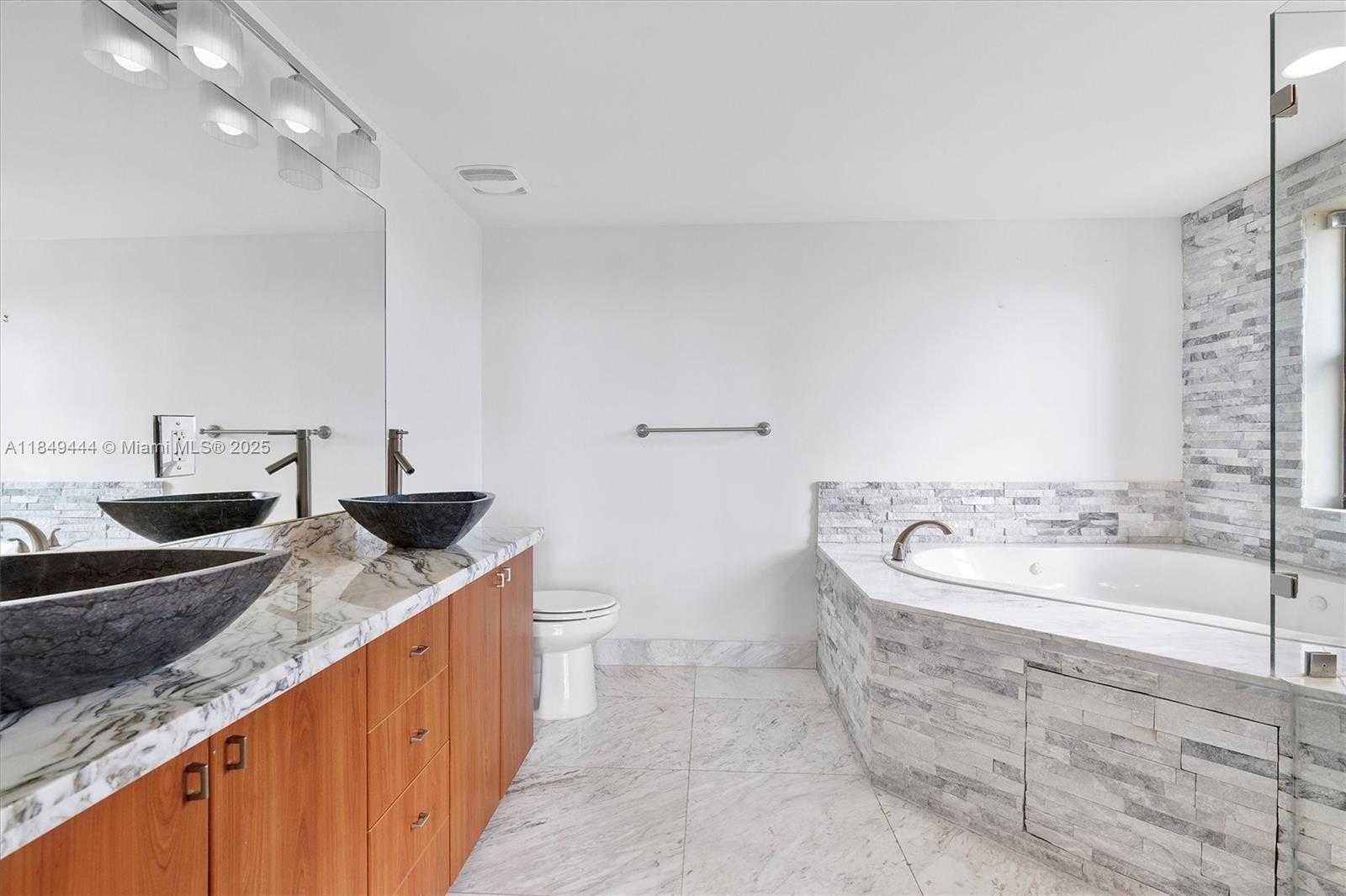 Small Image of 888 SOUTH DOUGLAS RD #1415, Coral Gables Number 18