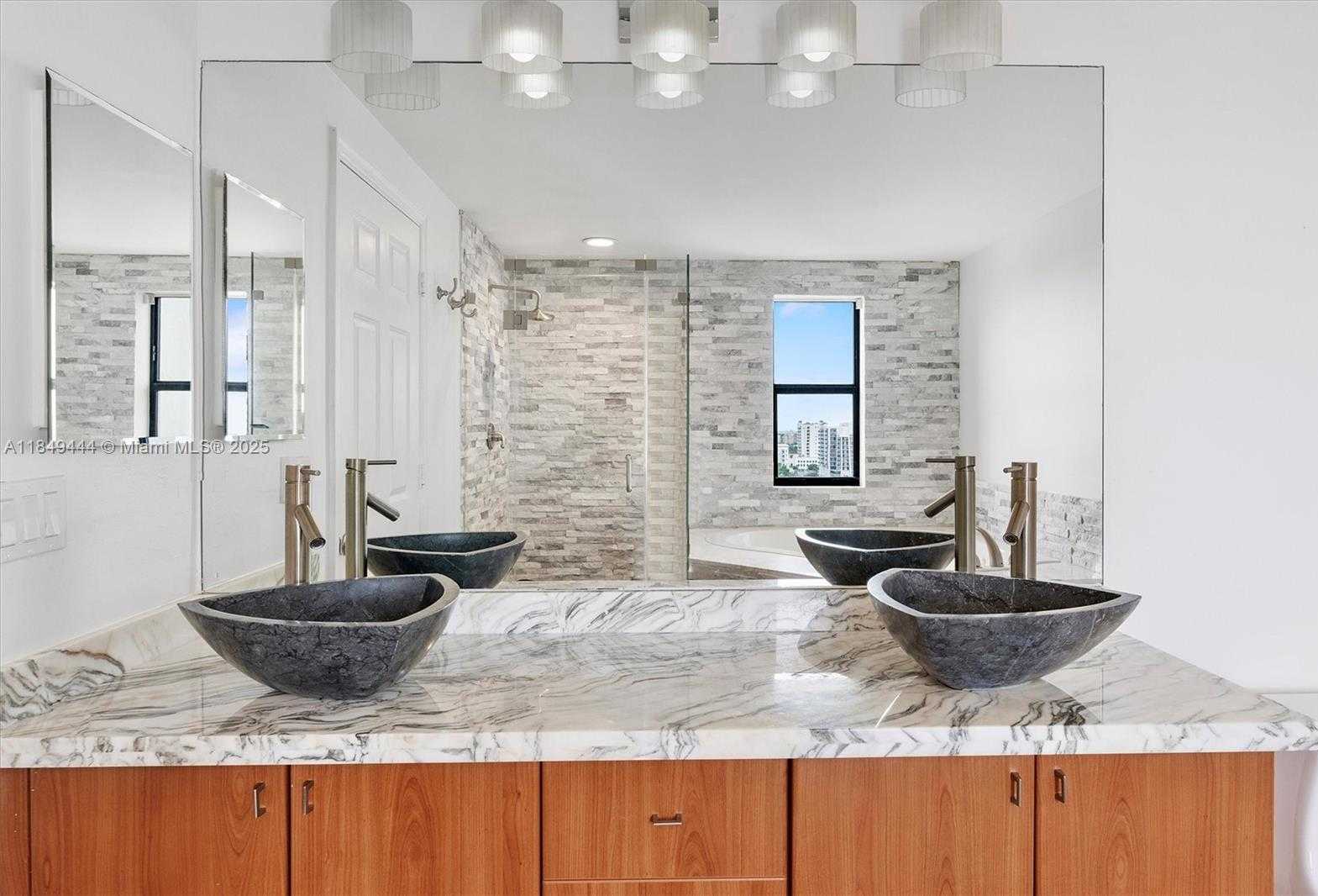 Small Image of 888 SOUTH DOUGLAS RD #1415, Coral Gables Number 20