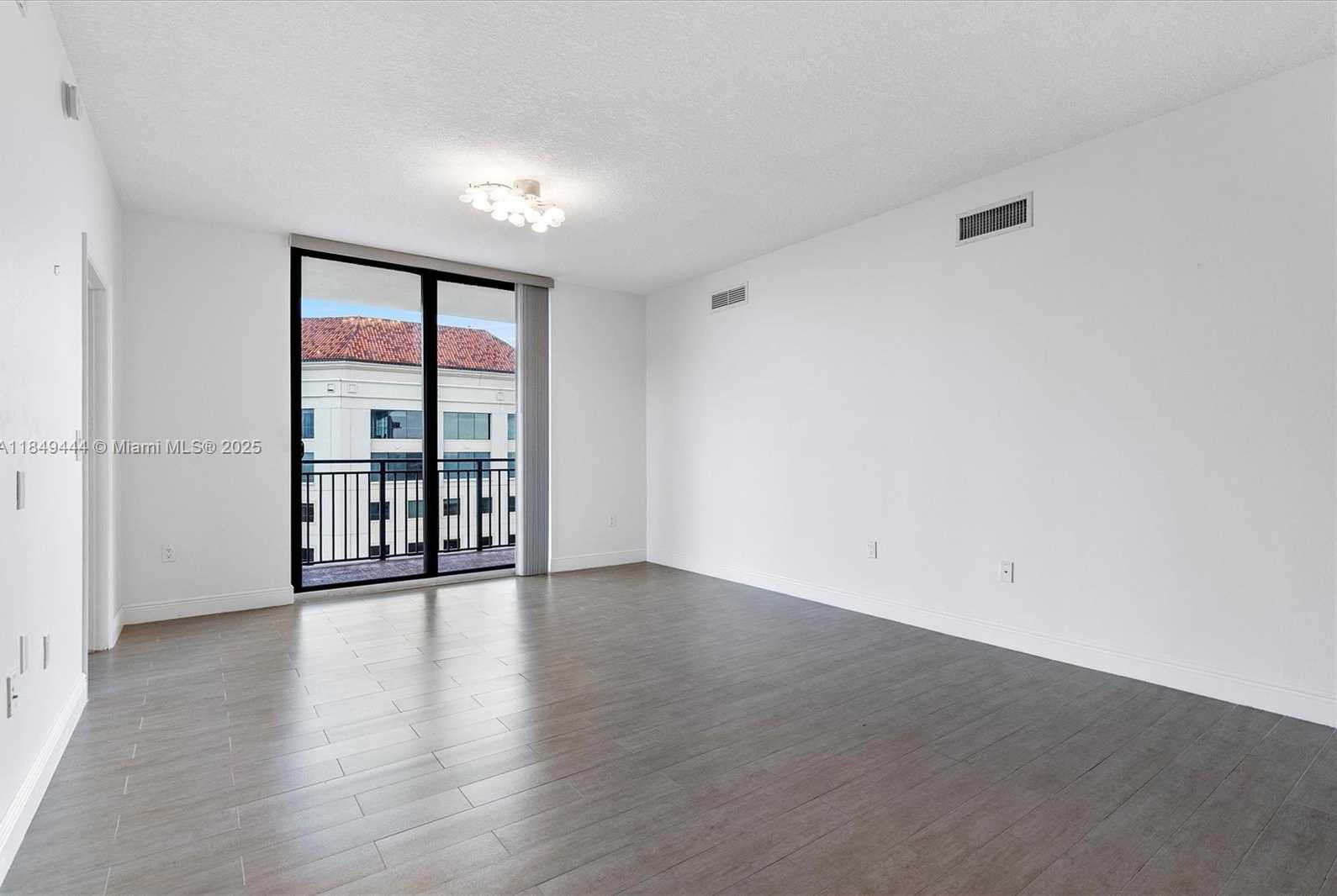 Small Image of 888 SOUTH DOUGLAS RD #1415, Coral Gables Number 4