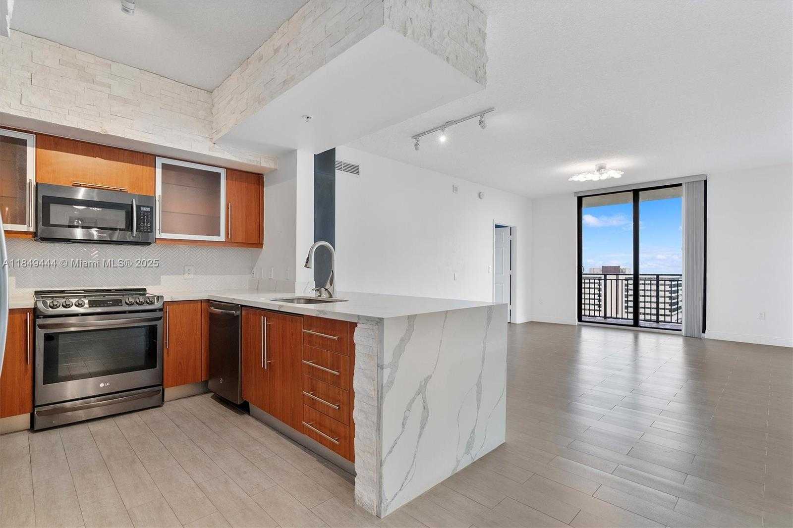 Small Image of 888 SOUTH DOUGLAS RD #1415, Coral Gables Number 7