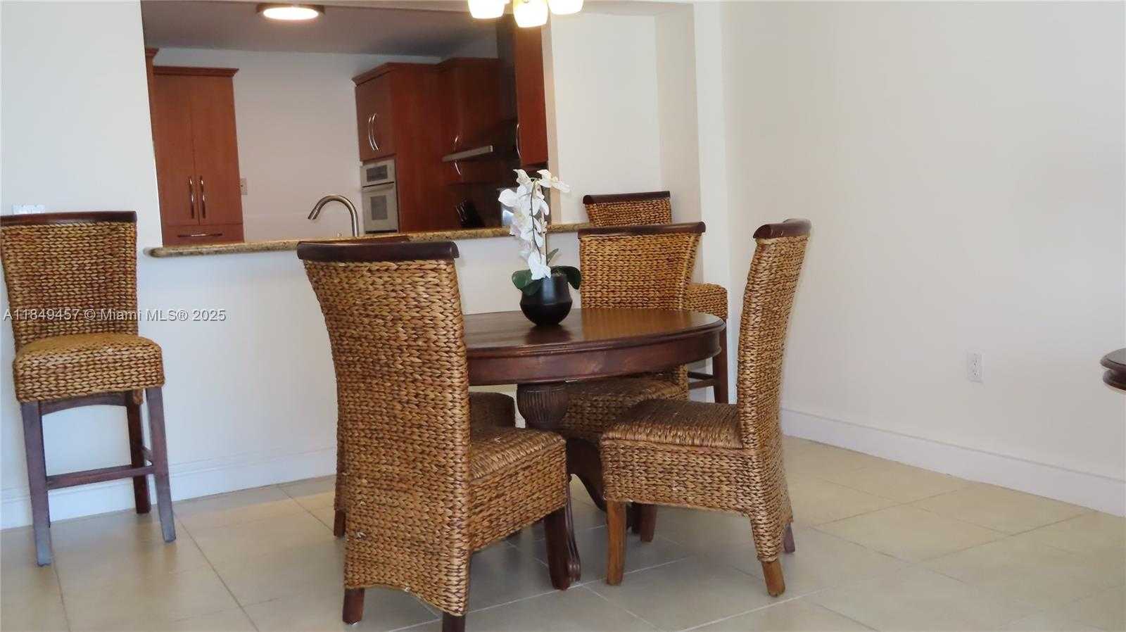 Small Image of 5701 COLLINS AVE #1107, Miami Beach Number 10