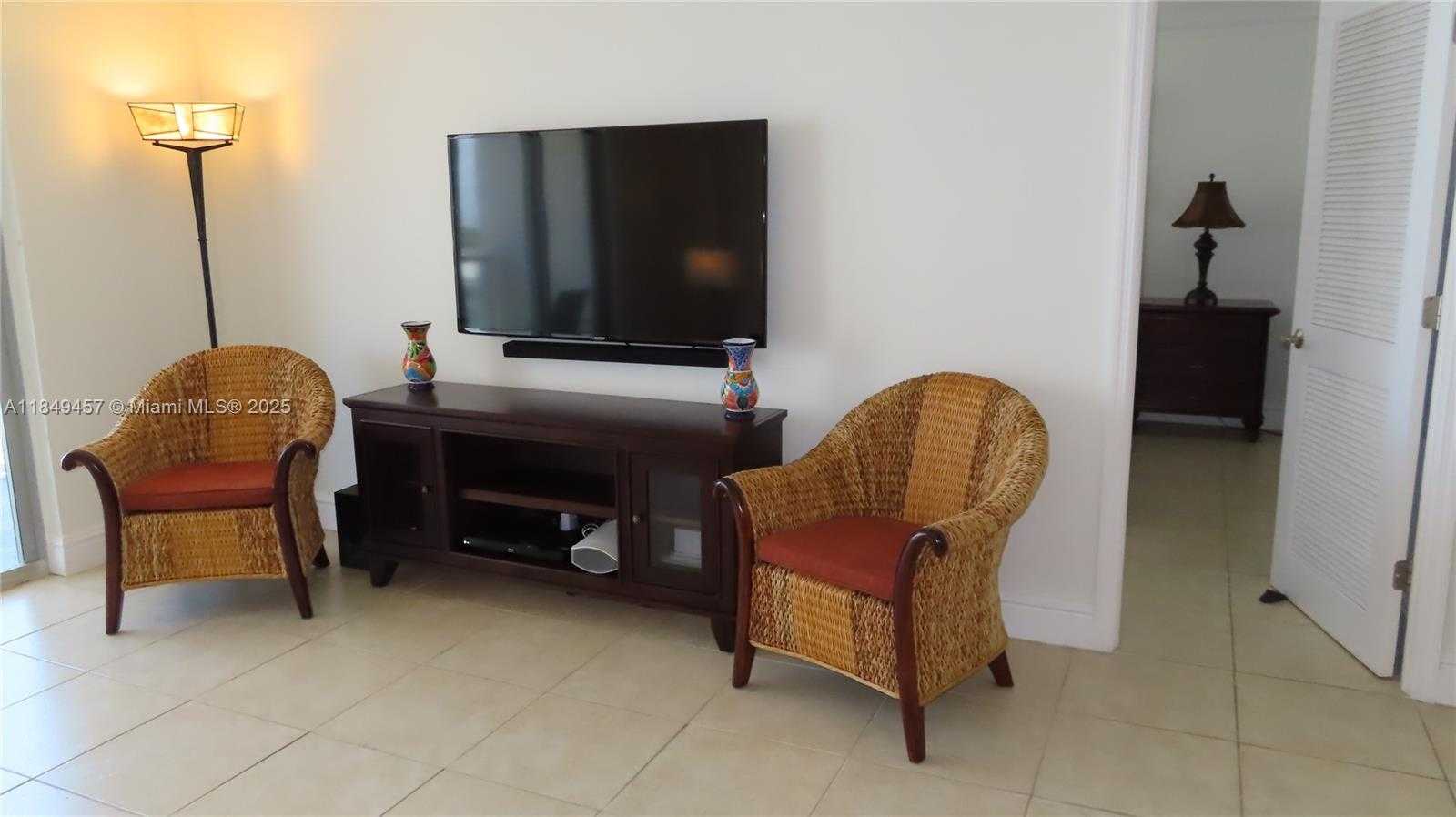 Small Image of 5701 COLLINS AVE #1107, Miami Beach Number 11
