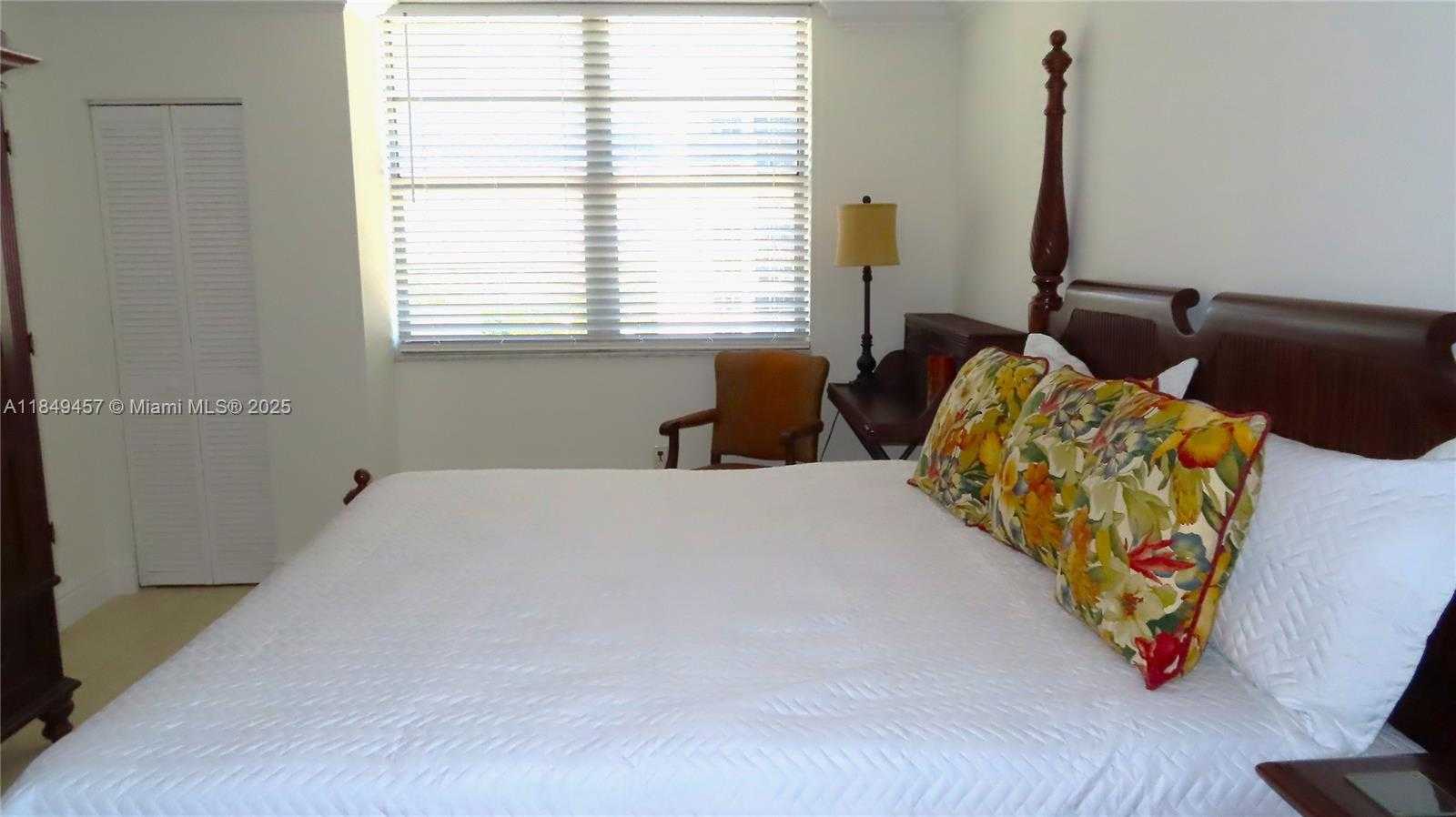 Small Image of 5701 COLLINS AVE #1107, Miami Beach Number 14