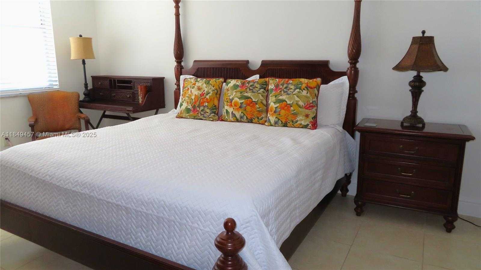 Small Image of 5701 COLLINS AVE #1107, Miami Beach Number 15