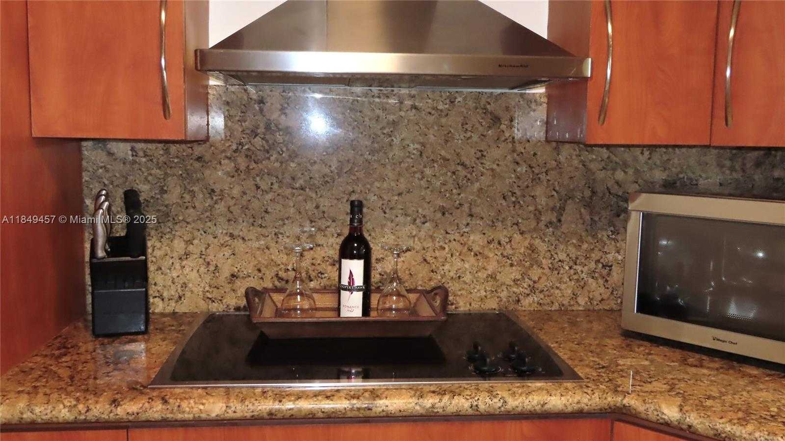 Small Image of 5701 COLLINS AVE #1107, Miami Beach Number 6