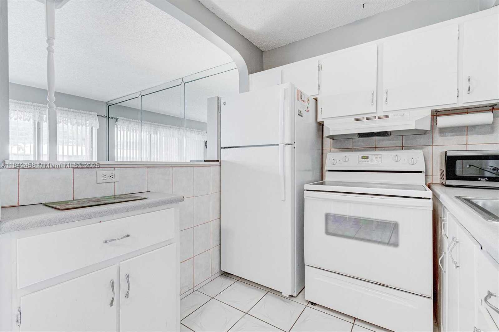 Small Image of 800 SOUTH WEST 10TH TER #20T, Hallandale Beach Number 10