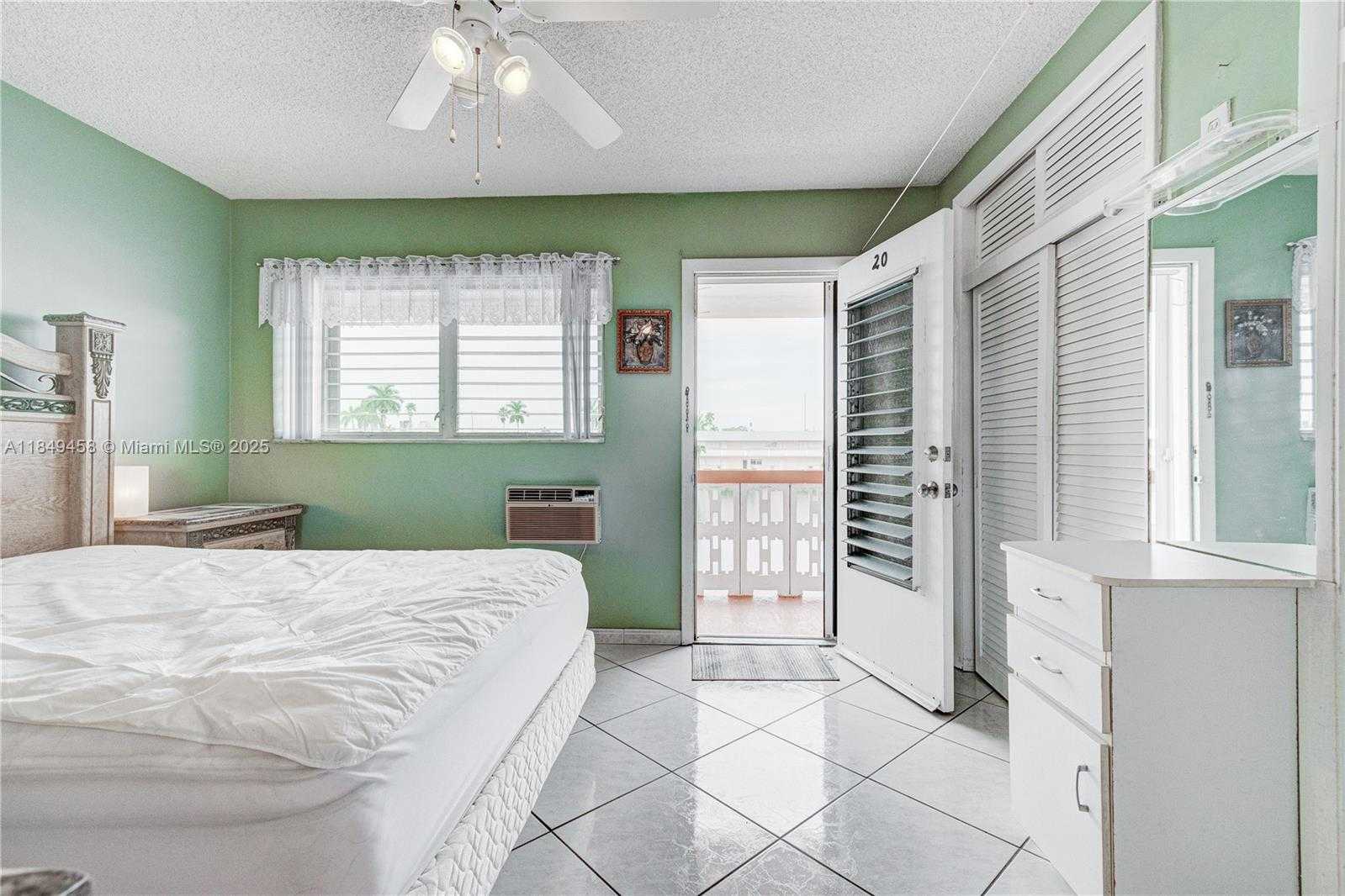 Small Image of 800 SOUTH WEST 10TH TER #20T, Hallandale Beach Number 16