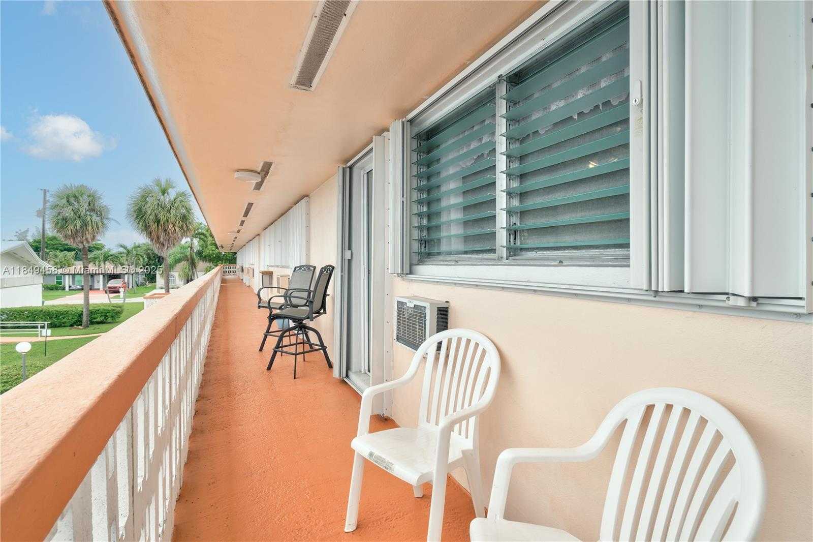 Small Image of 800 SOUTH WEST 10TH TER #20T, Hallandale Beach Number 23