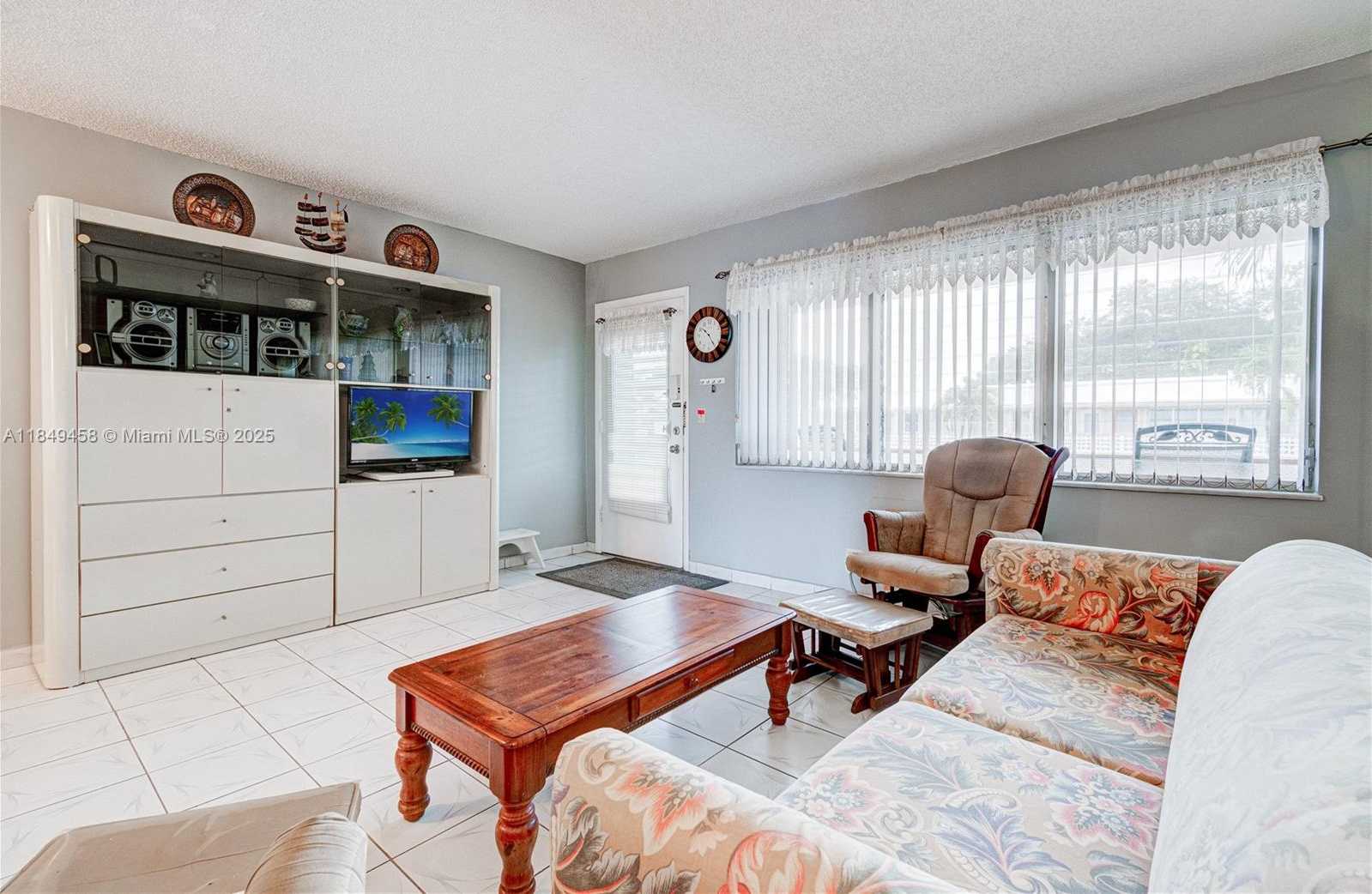 Small Image of 800 SOUTH WEST 10TH TER #20T, Hallandale Beach Number 4