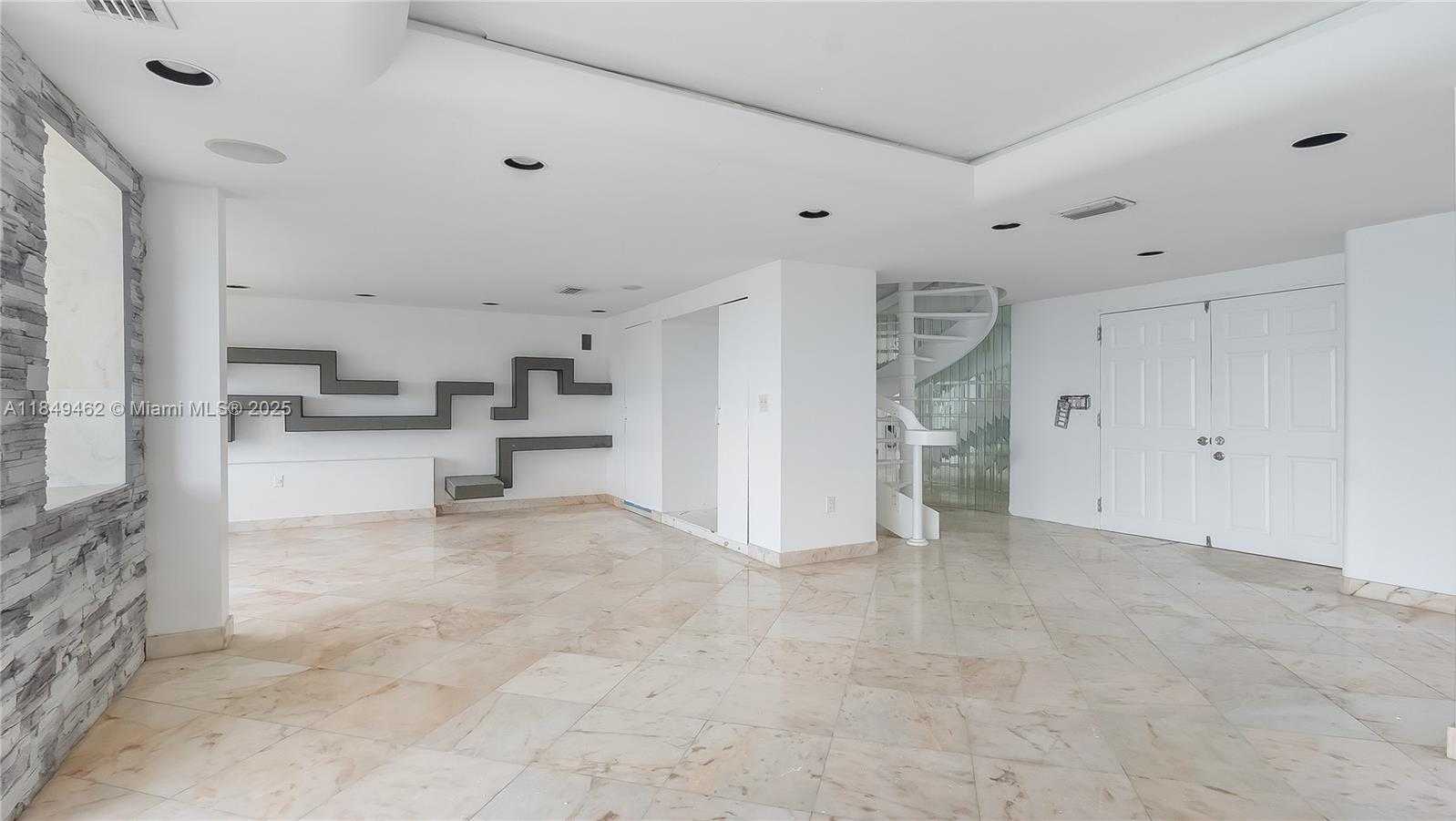 Small Image of 11111 BISCAYNE BLVD #15F, Miami Number 14