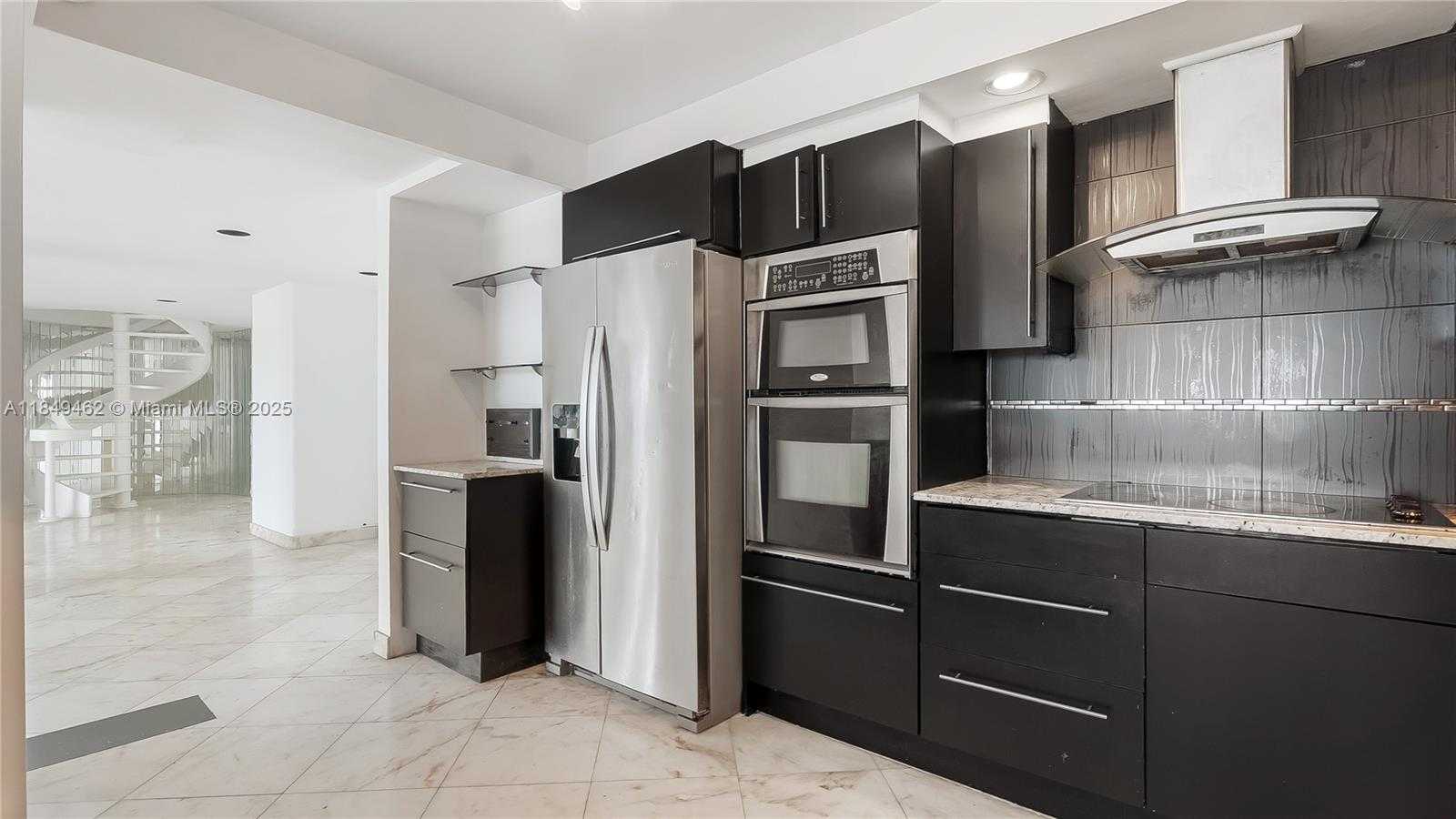 Small Image of 11111 BISCAYNE BLVD #15F, Miami Number 17