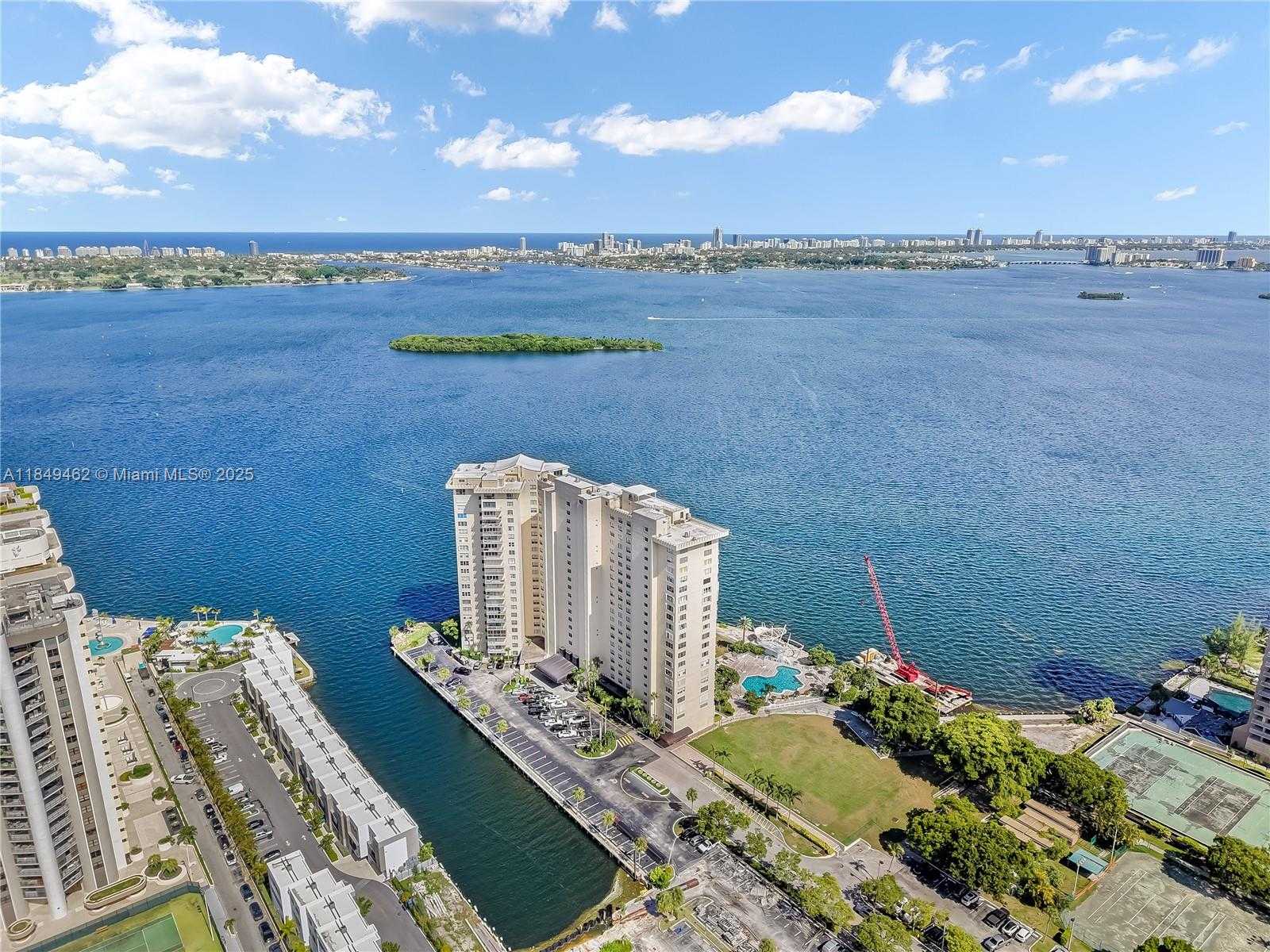 Small Image of 11111 BISCAYNE BLVD #15F, Miami Number 23