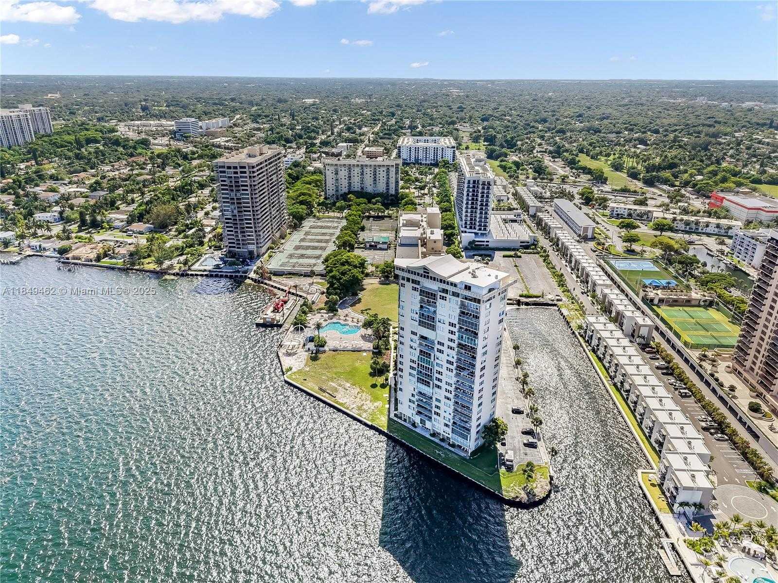 Small Image of 11111 BISCAYNE BLVD #15F, Miami Number 24