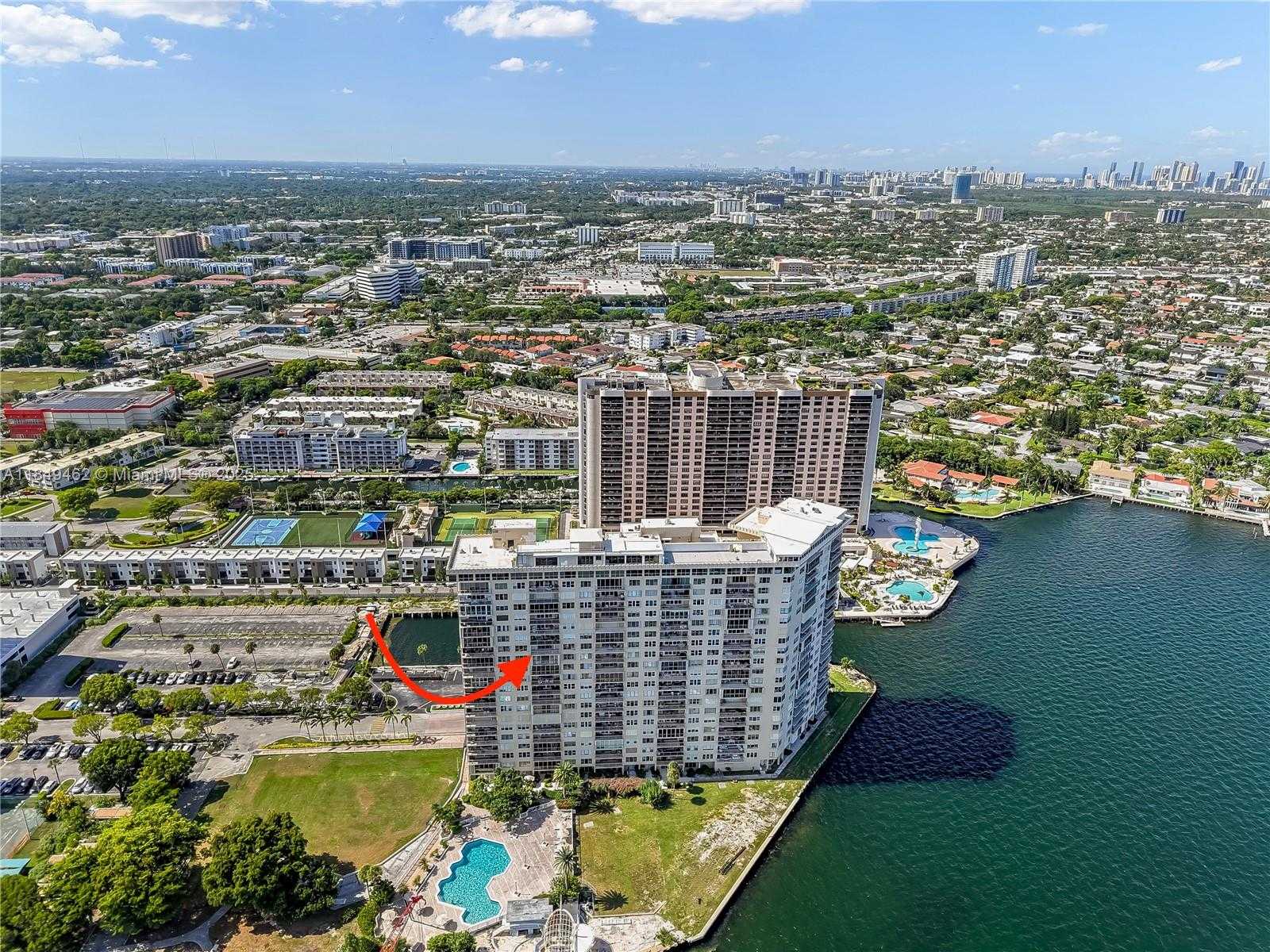 Small Image of 11111 BISCAYNE BLVD #15F, Miami Number 25