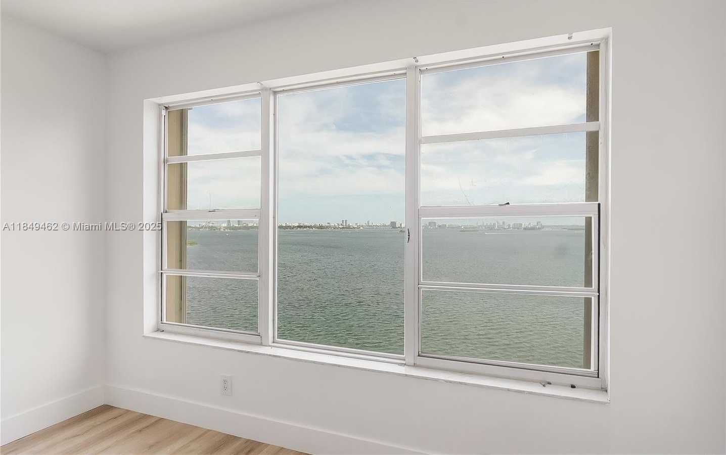 Small Image of 11111 BISCAYNE BLVD #15F, Miami Number 27