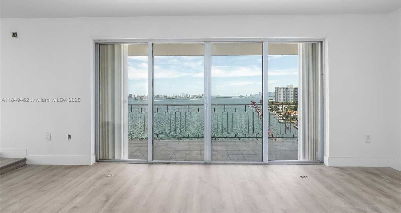 Small Image of 11111 BISCAYNE BLVD #15F, Miami Number 30