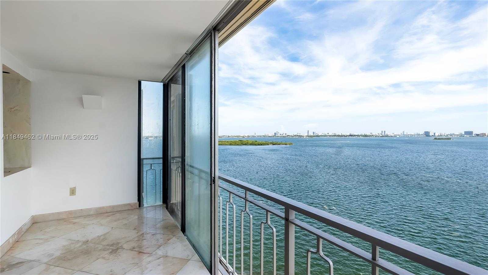 Small Image of 11111 BISCAYNE BLVD #15F, Miami Number 32