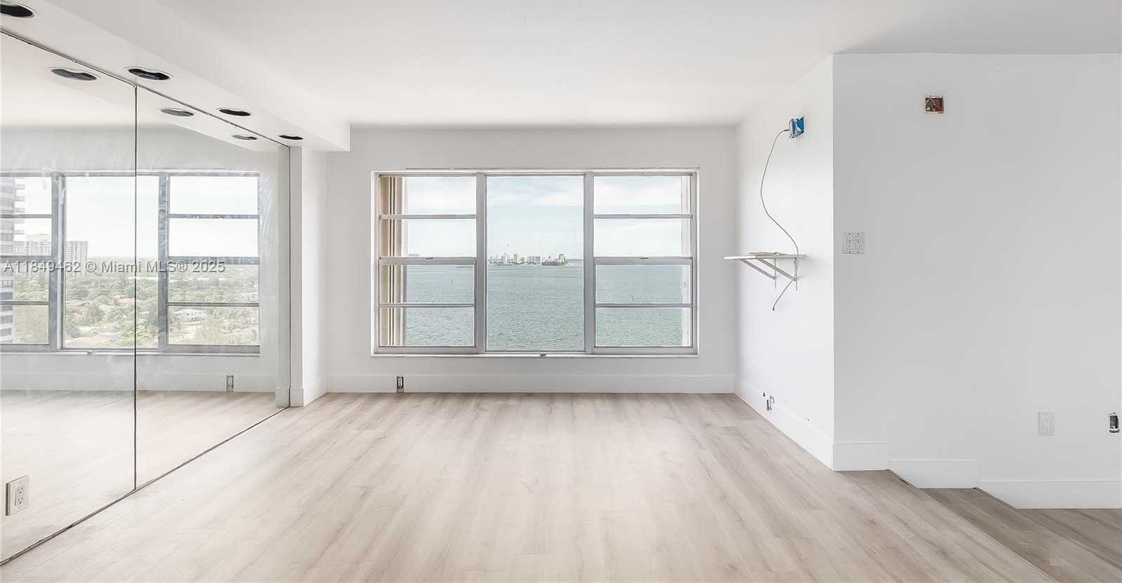 Small Image of 11111 BISCAYNE BLVD #15F, Miami Number 34