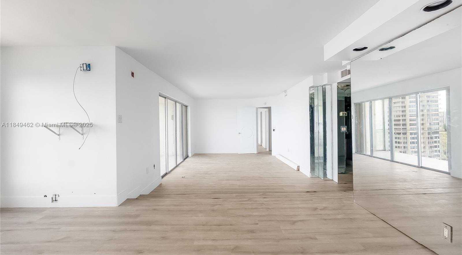Small Image of 11111 BISCAYNE BLVD #15F, Miami Number 36