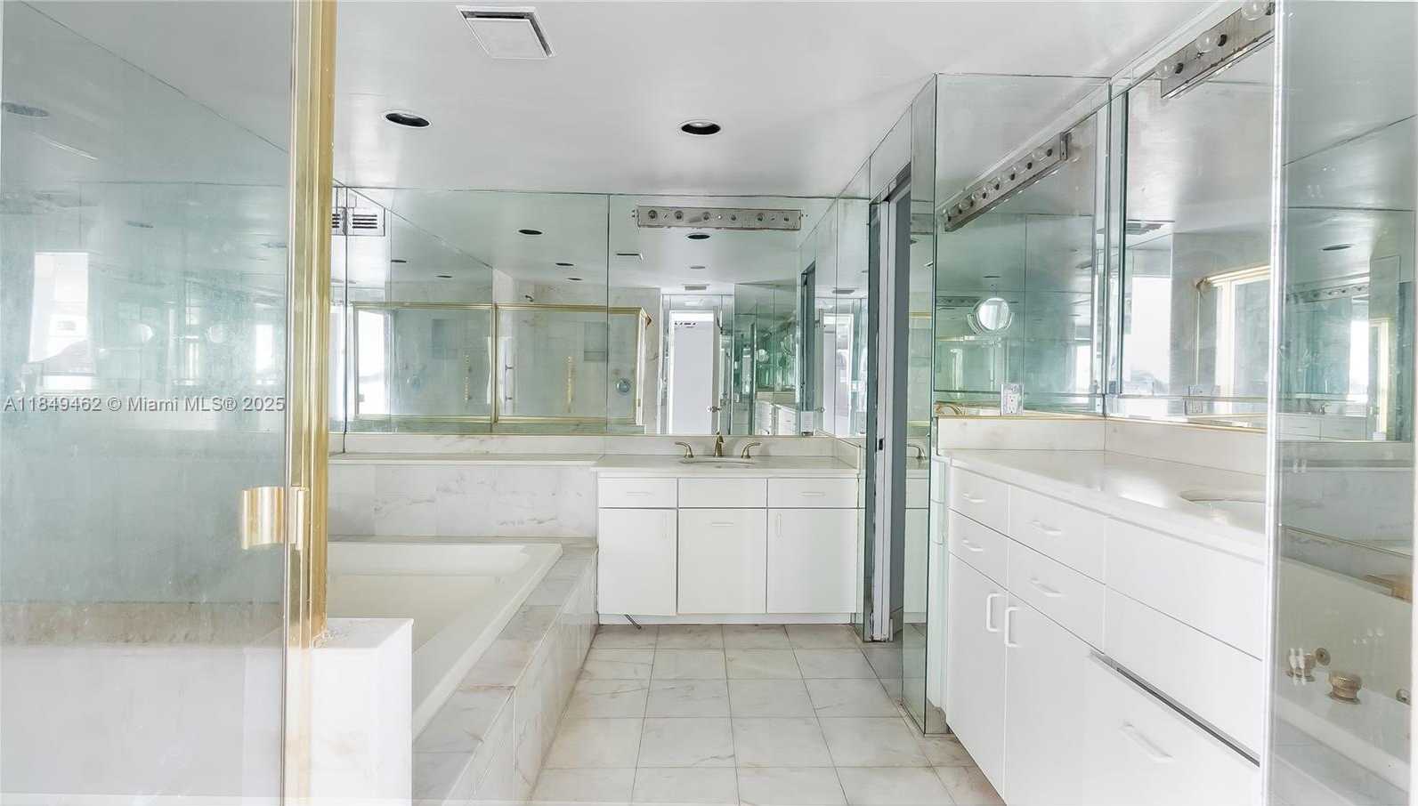 Small Image of 11111 BISCAYNE BLVD #15F, Miami Number 38