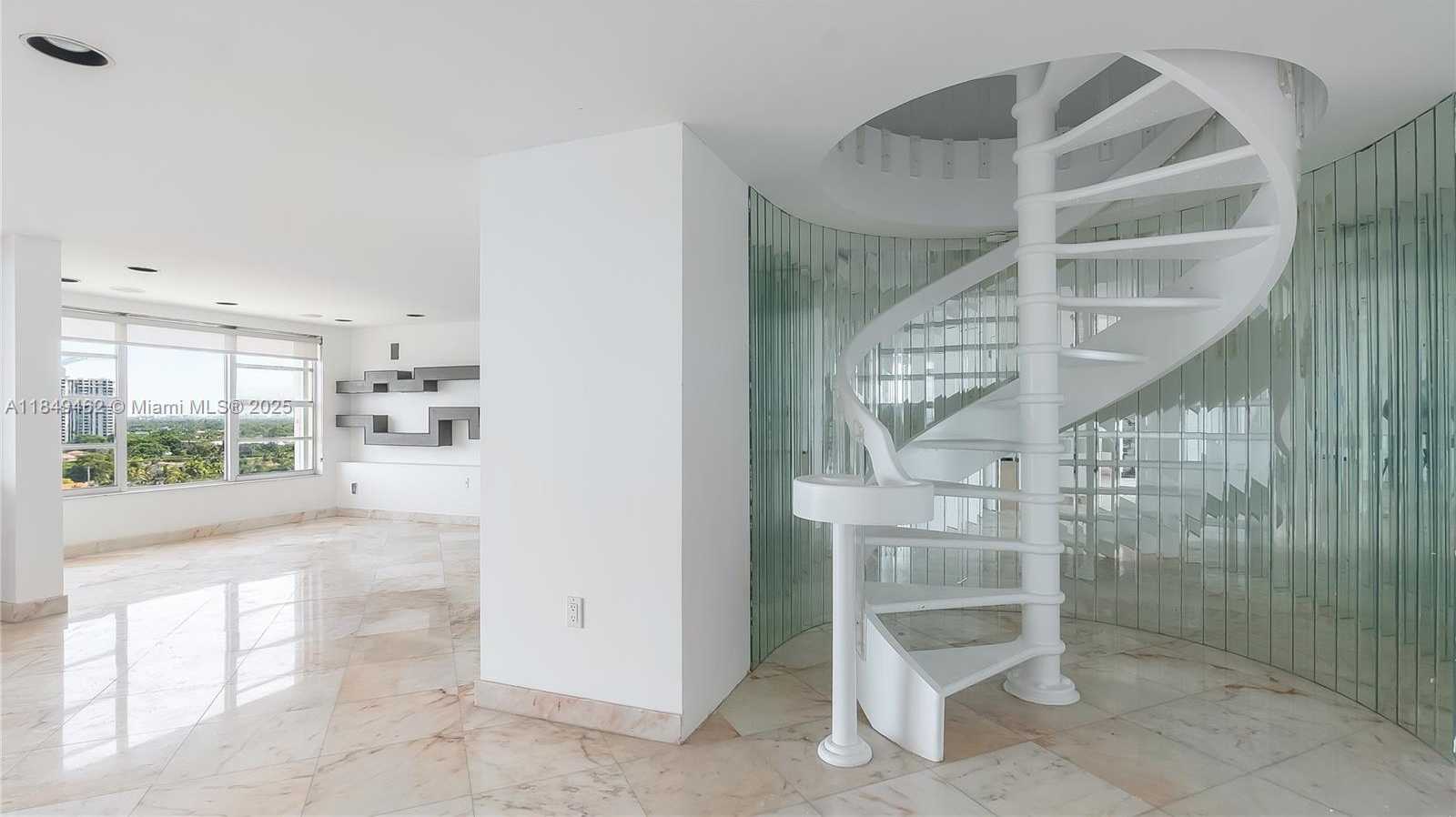 Small Image of 11111 BISCAYNE BLVD #15F, Miami Number 4
