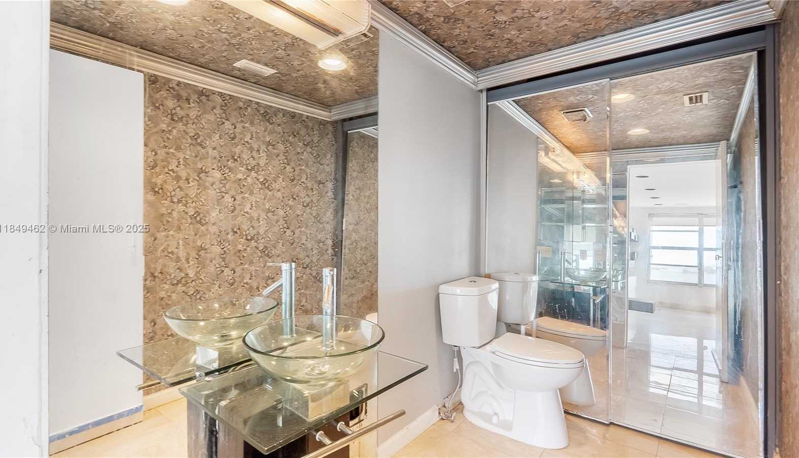 Small Image of 11111 BISCAYNE BLVD #15F, Miami Number 43