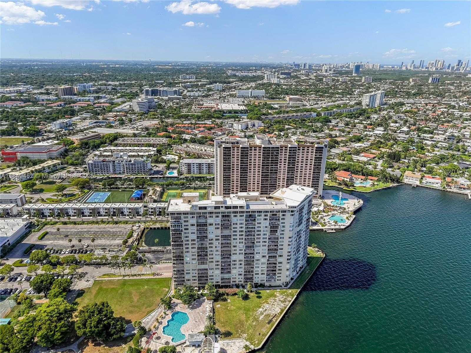 Small Image of 11111 BISCAYNE BLVD #15F, Miami Number 56