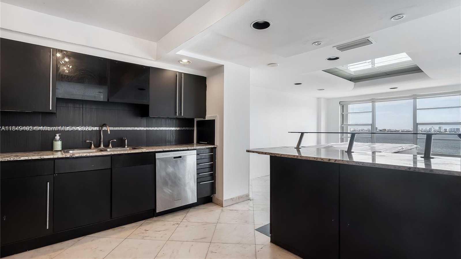 Small Image of 11111 BISCAYNE BLVD #15F, Miami Number 8