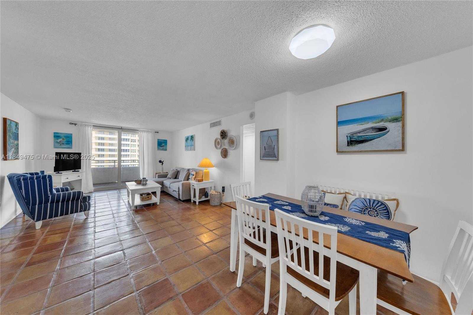 Small Image of 5555 COLLINS AVE #8U, Miami Beach Number 47