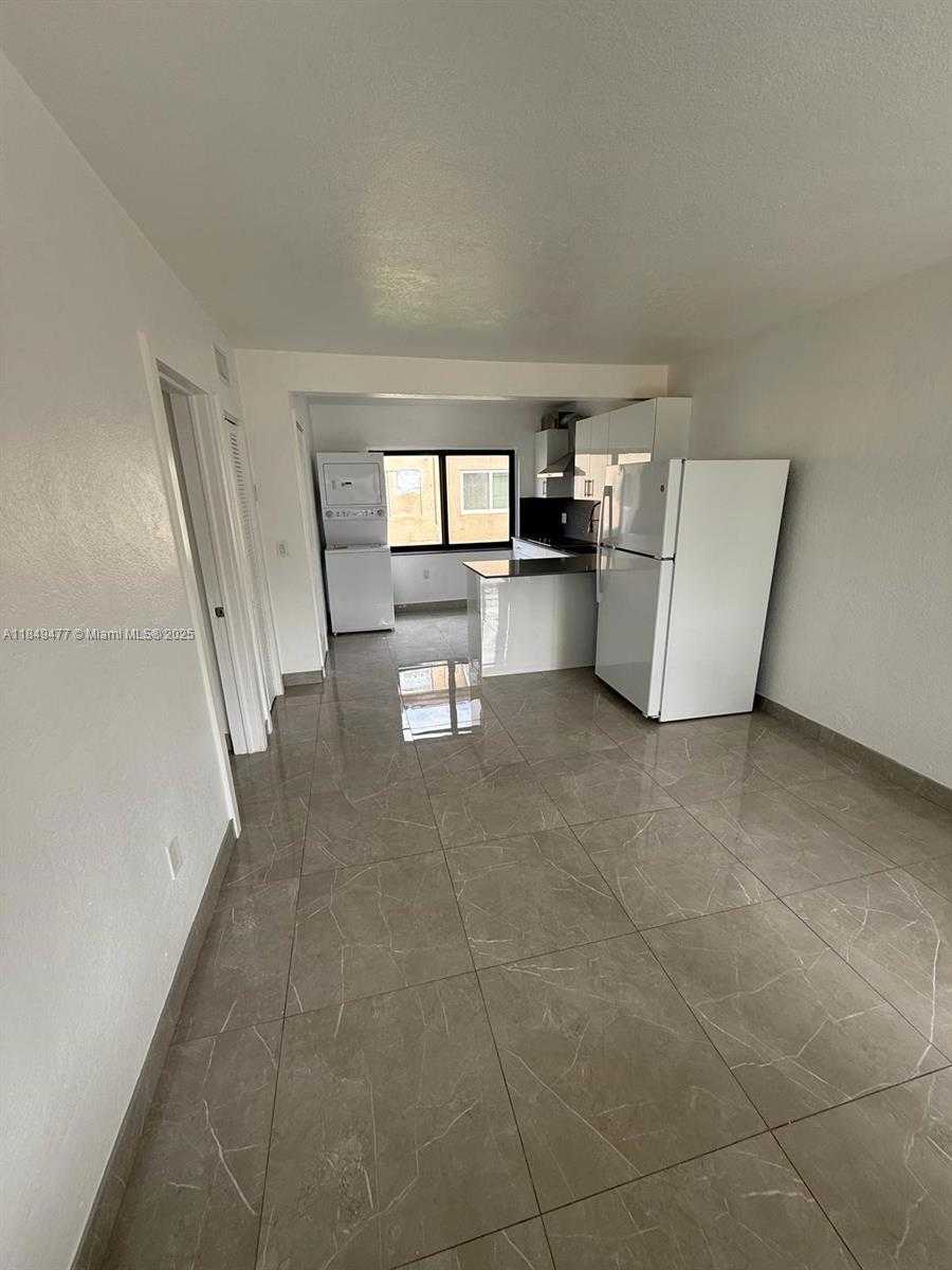 Small Image of 351 EAST 4TH AVE #4, Hialeah Number 3