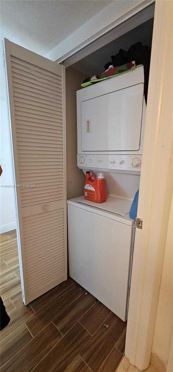 Small Image of 1800 NORTH BAYSHORE DR #3808, Miami Number 12