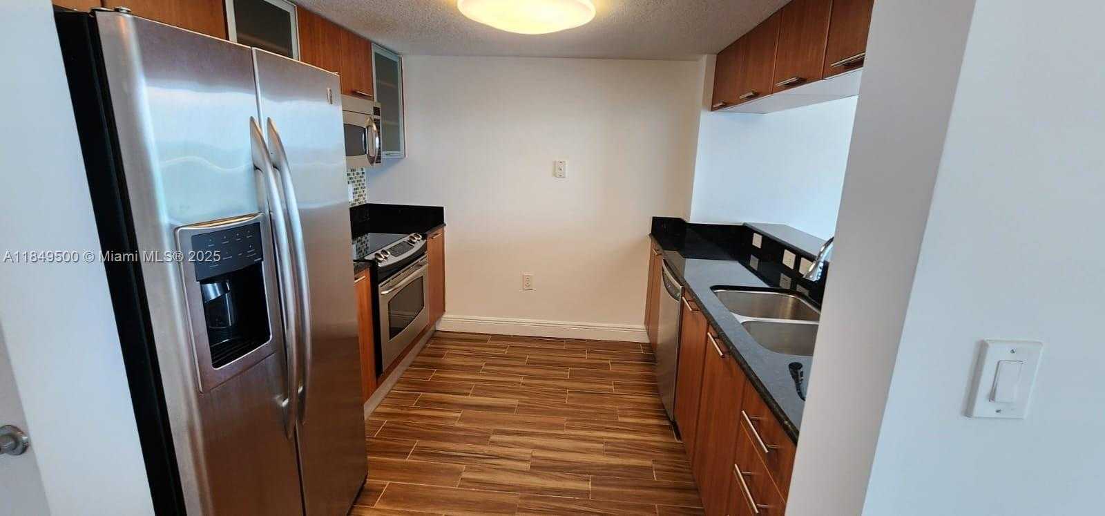 Small Image of 1800 NORTH BAYSHORE DR #3808, Miami Number 3