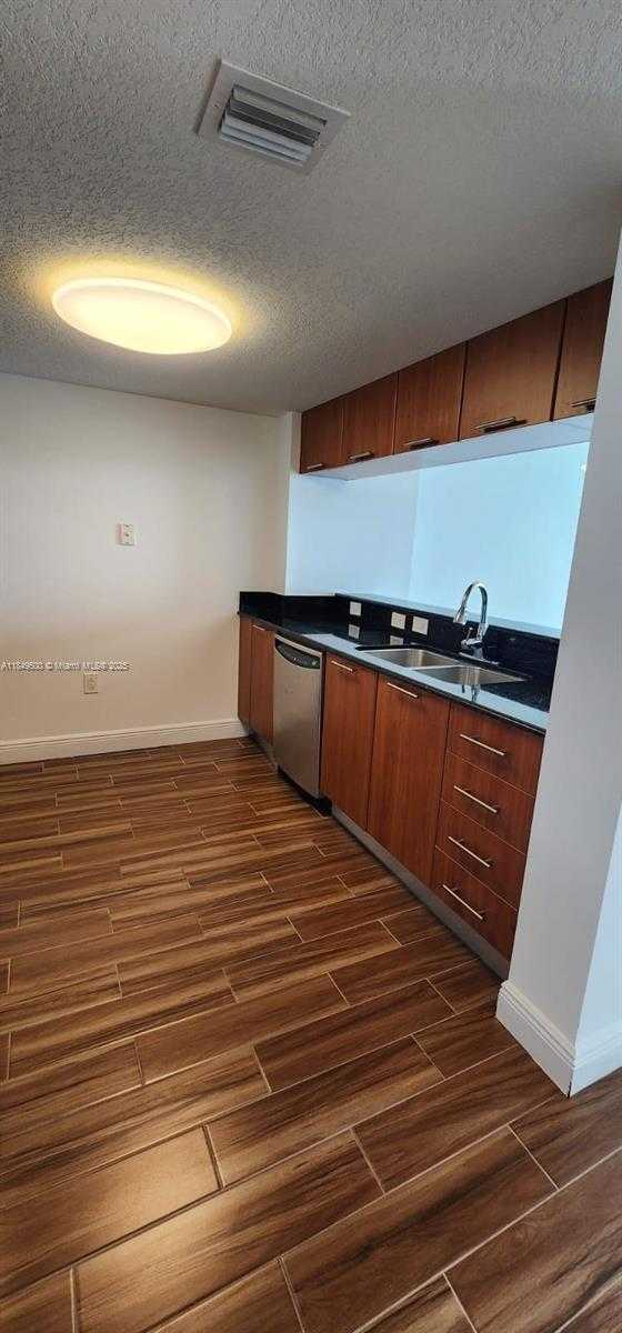 Small Image of 1800 NORTH BAYSHORE DR #3808, Miami Number 5