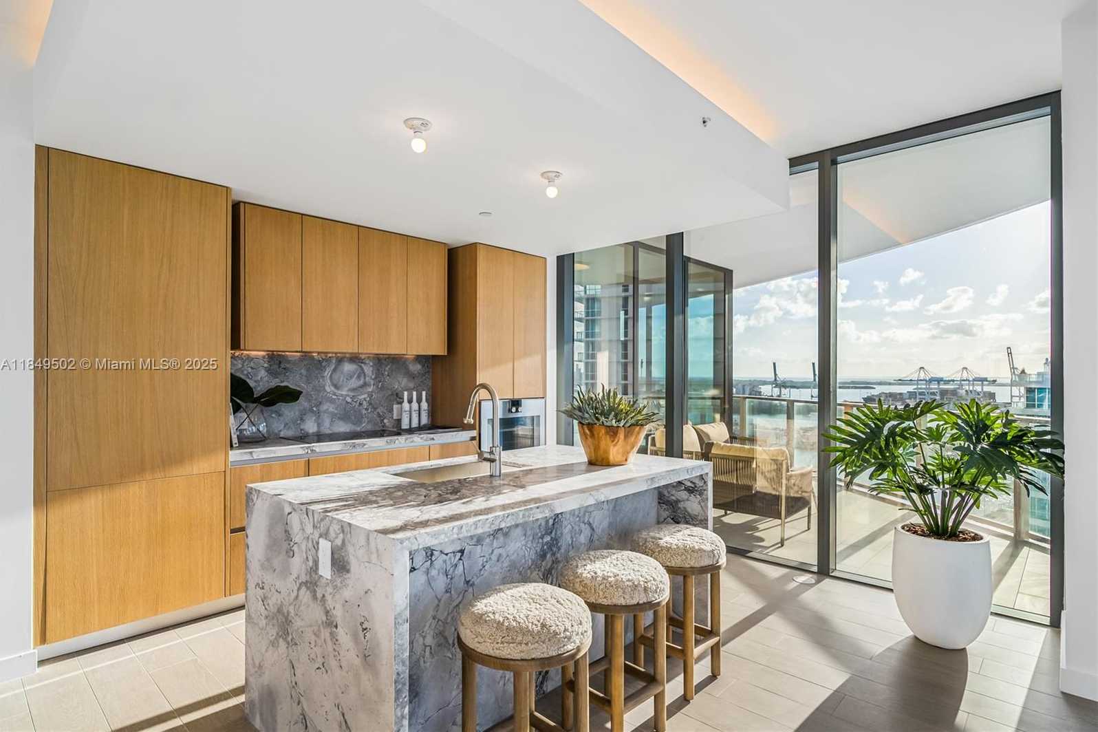 Small Image of 500 ALTON RD #2005, Miami Beach Number 4