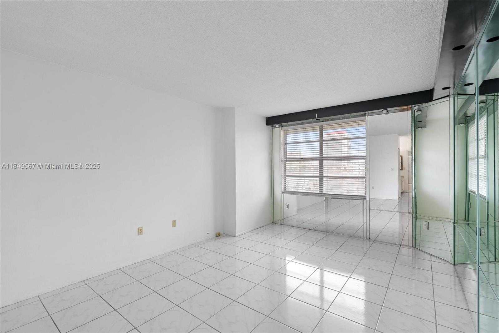 Small Image of 1965 SOUTH OCEAN DR #MS, Hallandale Beach Number 11