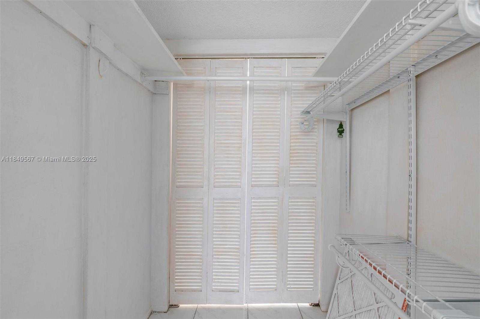 Small Image of 1965 SOUTH OCEAN DR #MS, Hallandale Beach Number 15