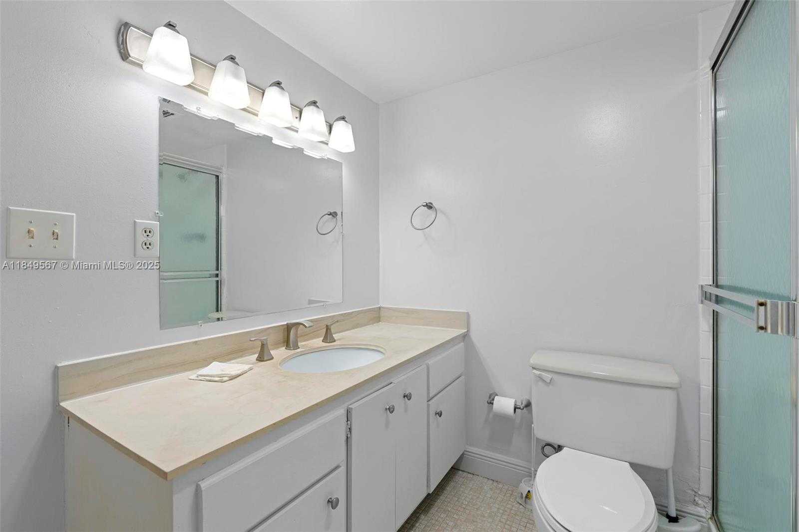 Small Image of 1965 SOUTH OCEAN DR #MS, Hallandale Beach Number 17