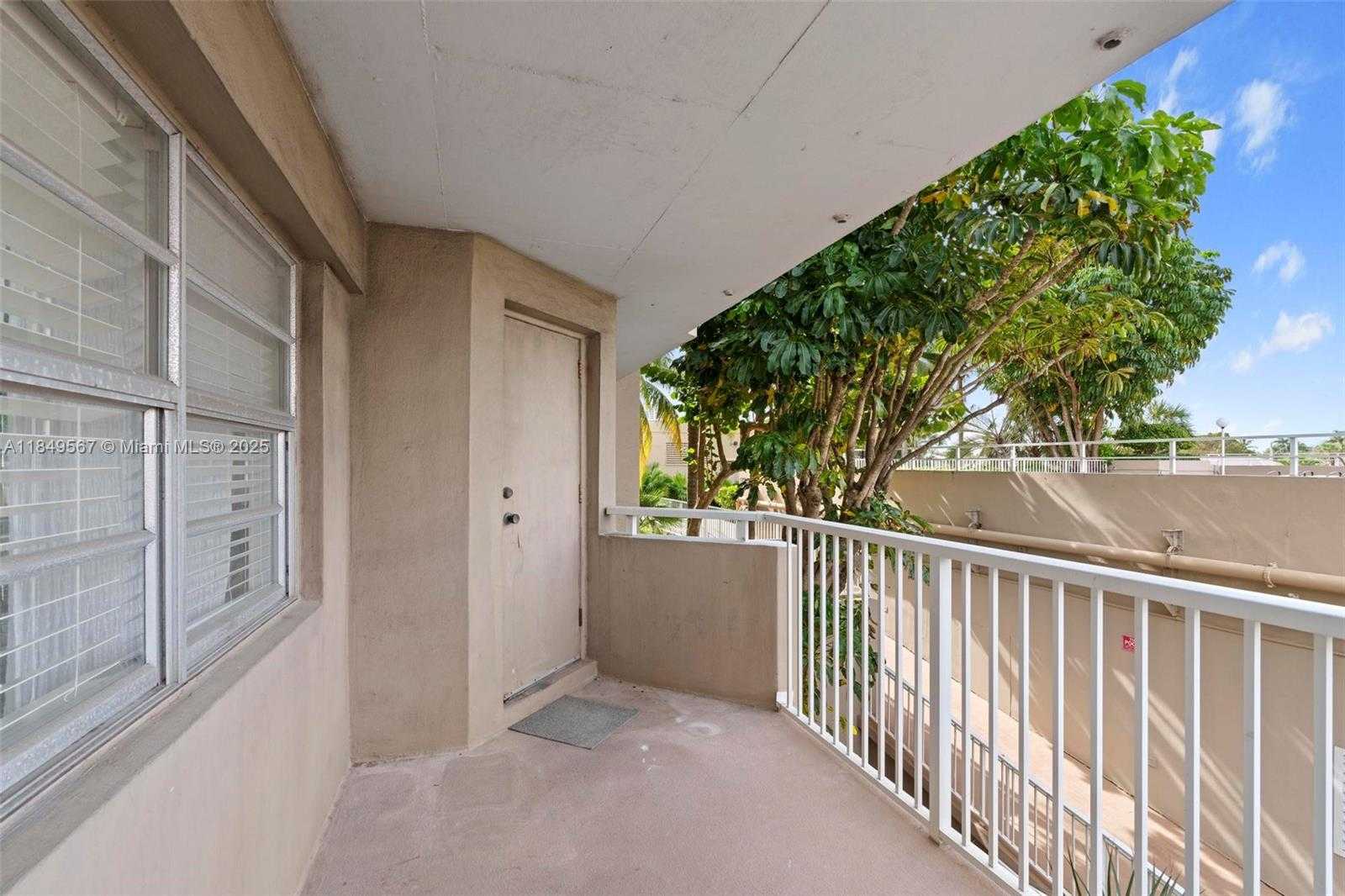 Small Image of 1965 SOUTH OCEAN DR #MS, Hallandale Beach Number 19