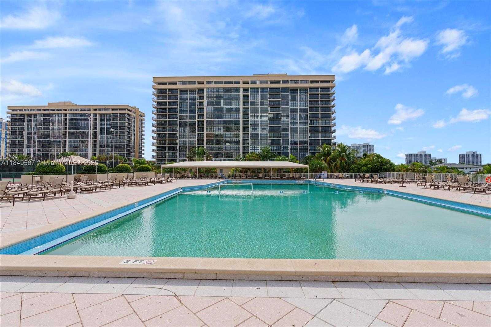 Small Image of 1965 SOUTH OCEAN DR #MS, Hallandale Beach Number 22