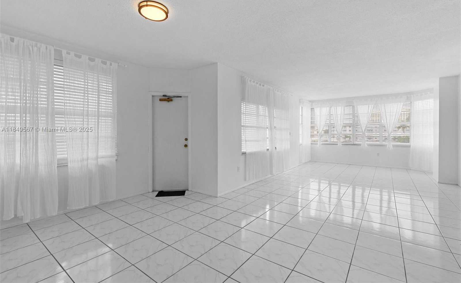 Small Image of 1965 SOUTH OCEAN DR #MS, Hallandale Beach Number 4